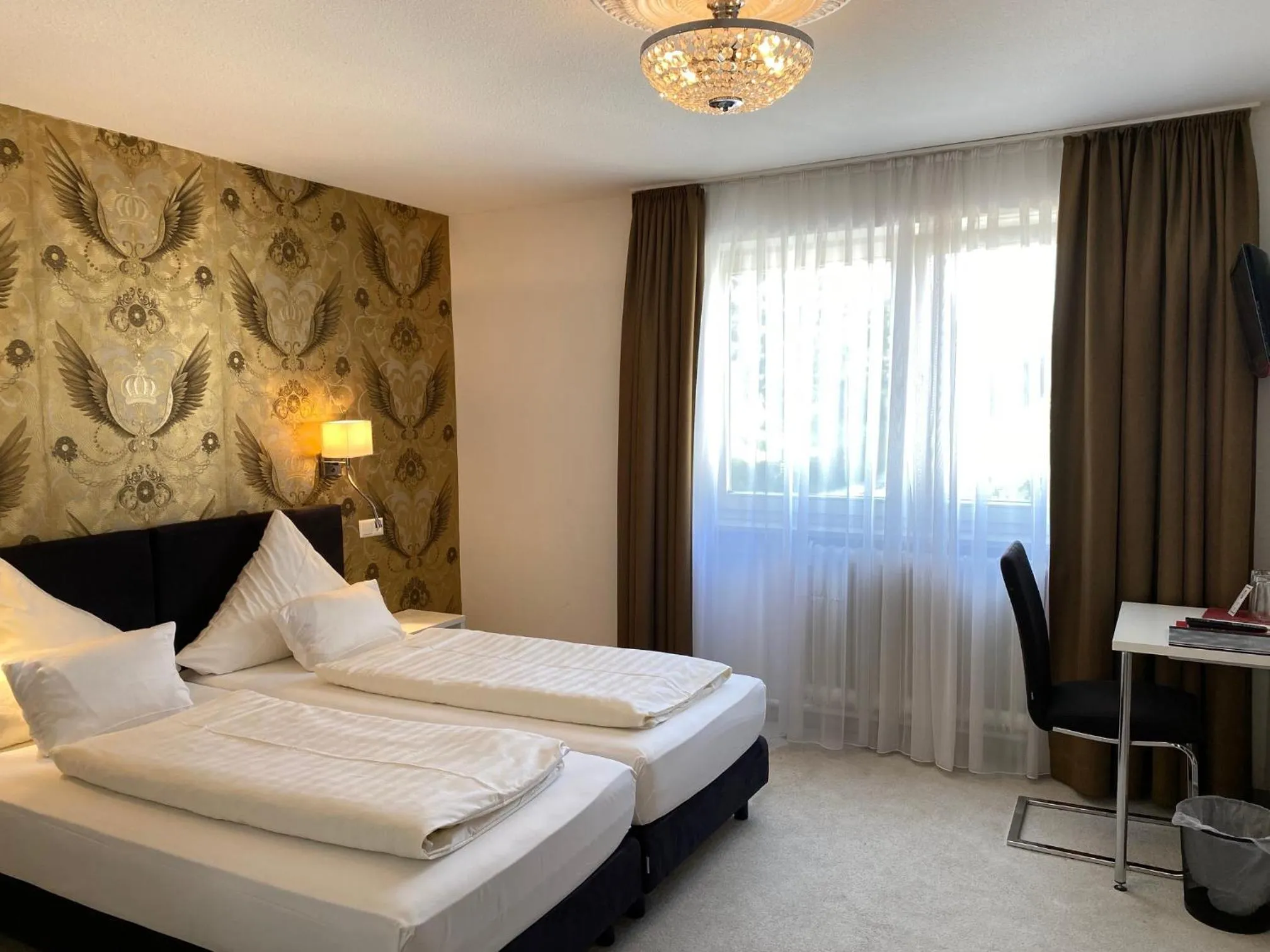 Bed in Hotel Hellers Twenty Four II -24h-Check-In-