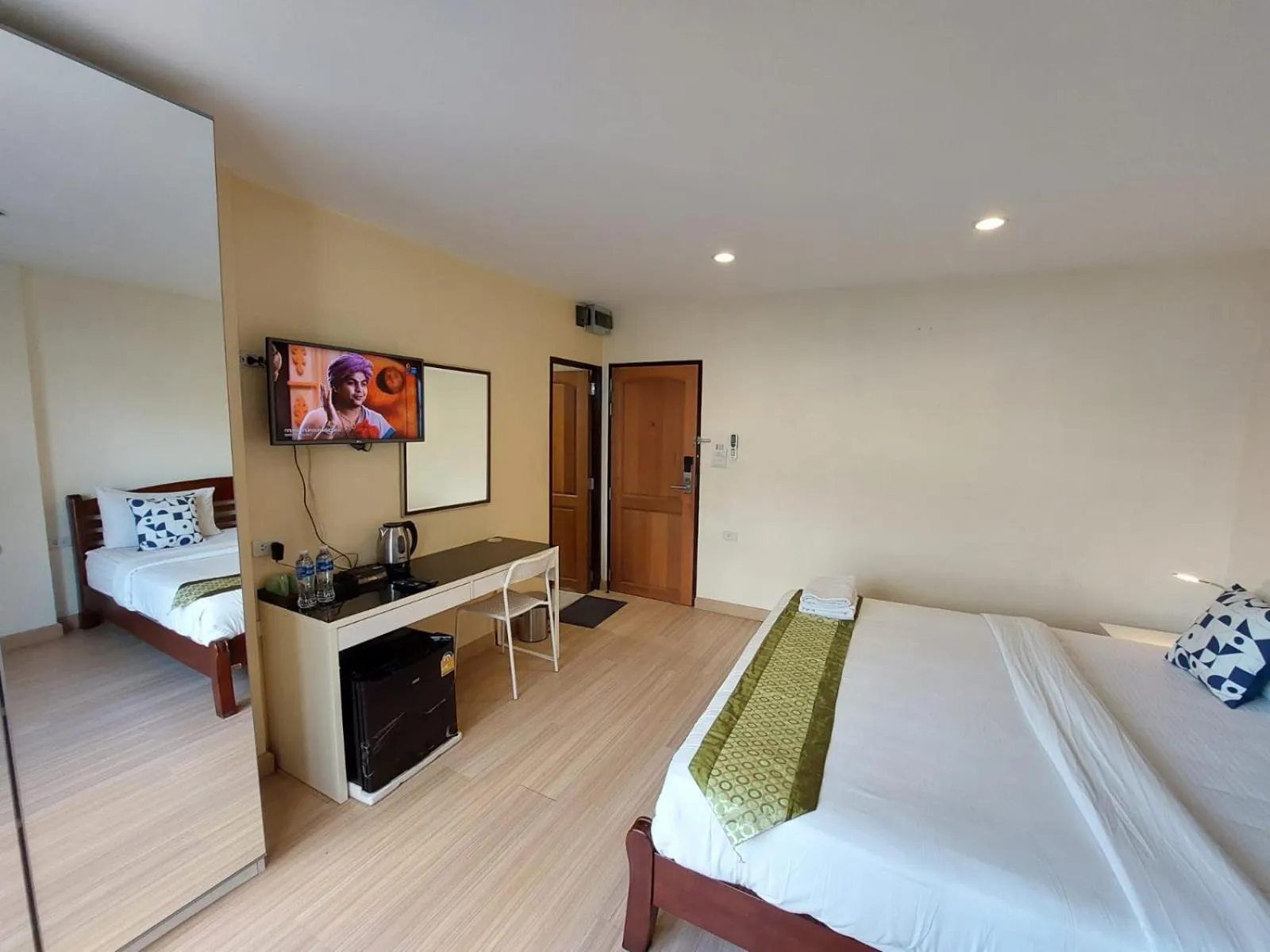 Bed in V Check inn Sukhumvit 22