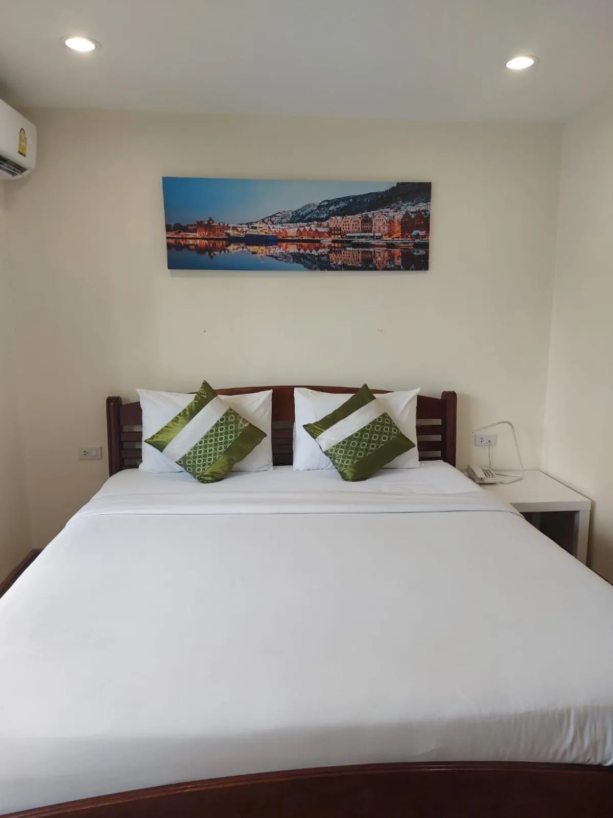 Bed in V Check inn Sukhumvit 22