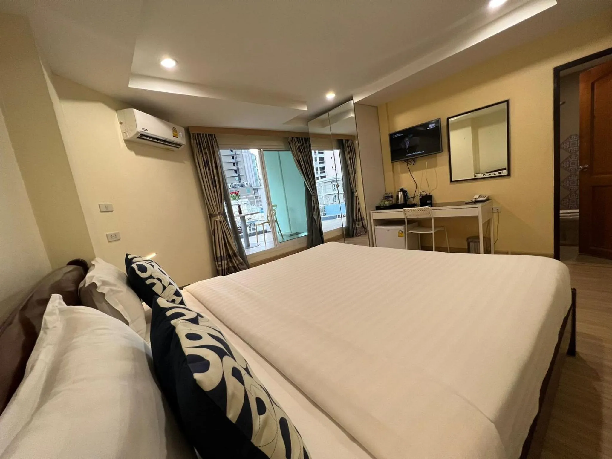 Bed in V Check inn Sukhumvit 22