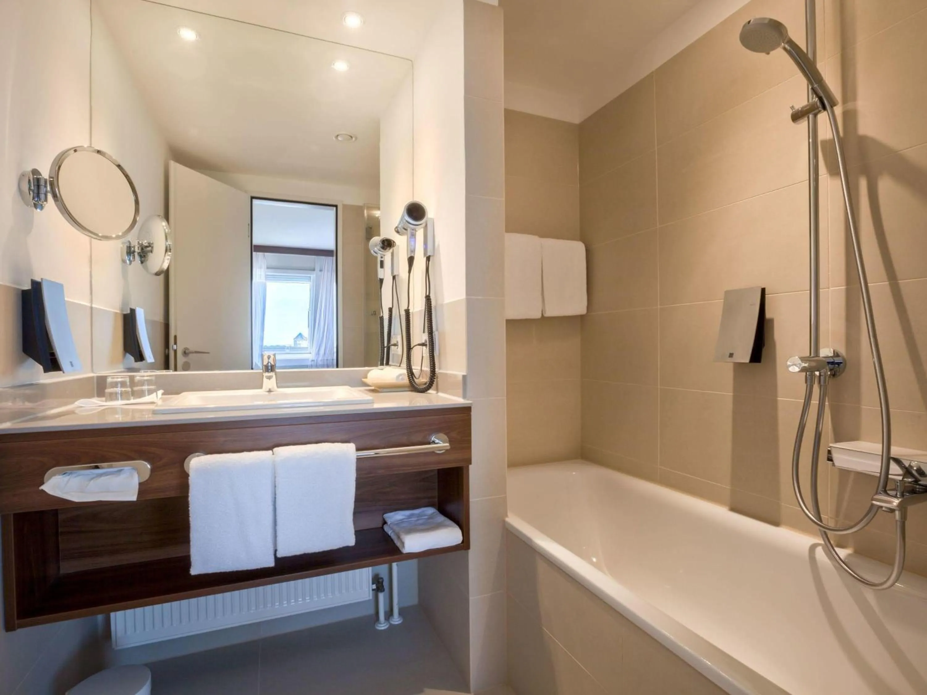 Bedroom in Fora Hotel Hannover by Mercure