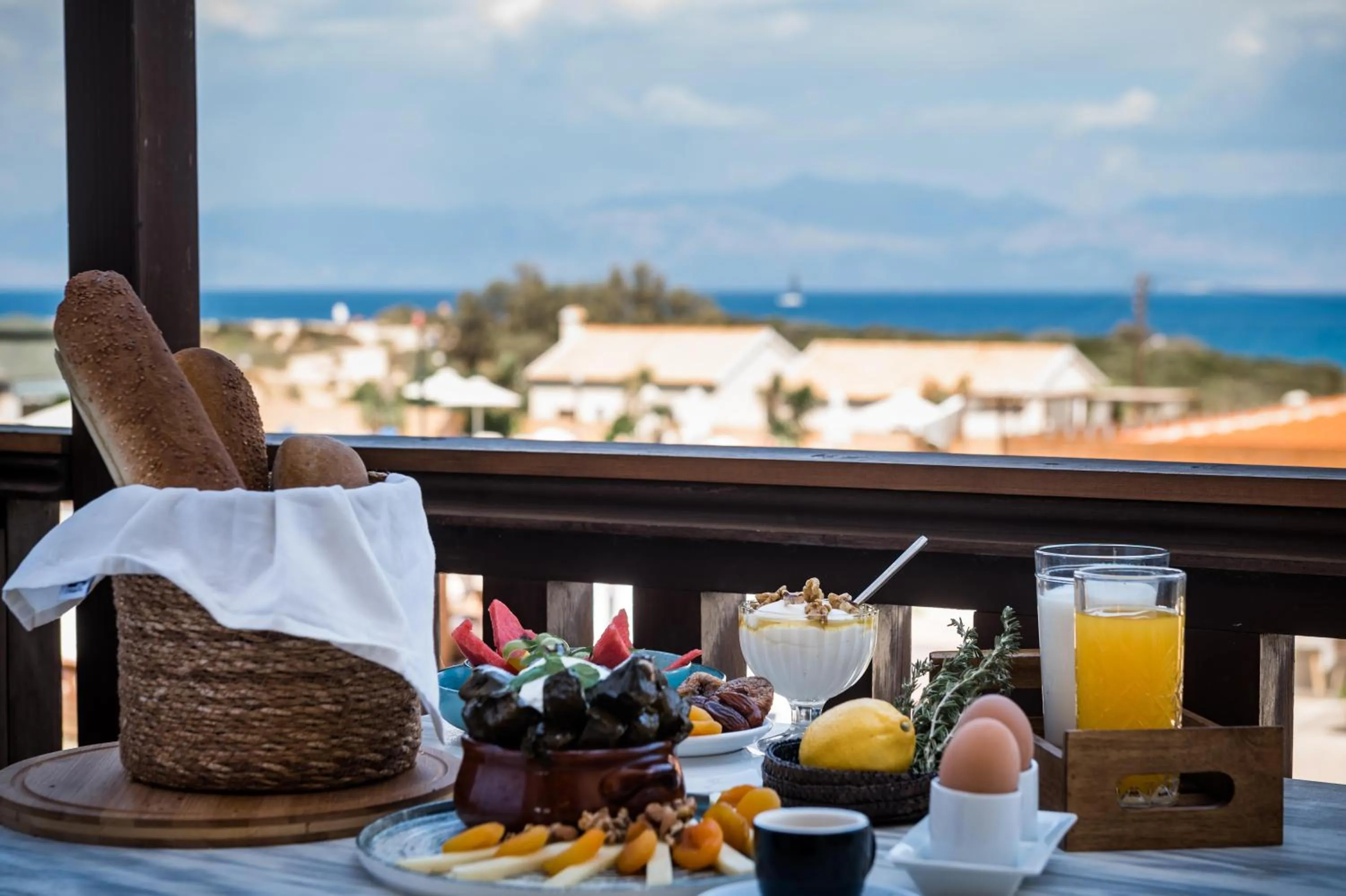 Restaurant/places to eat in Akron Seascape Resort