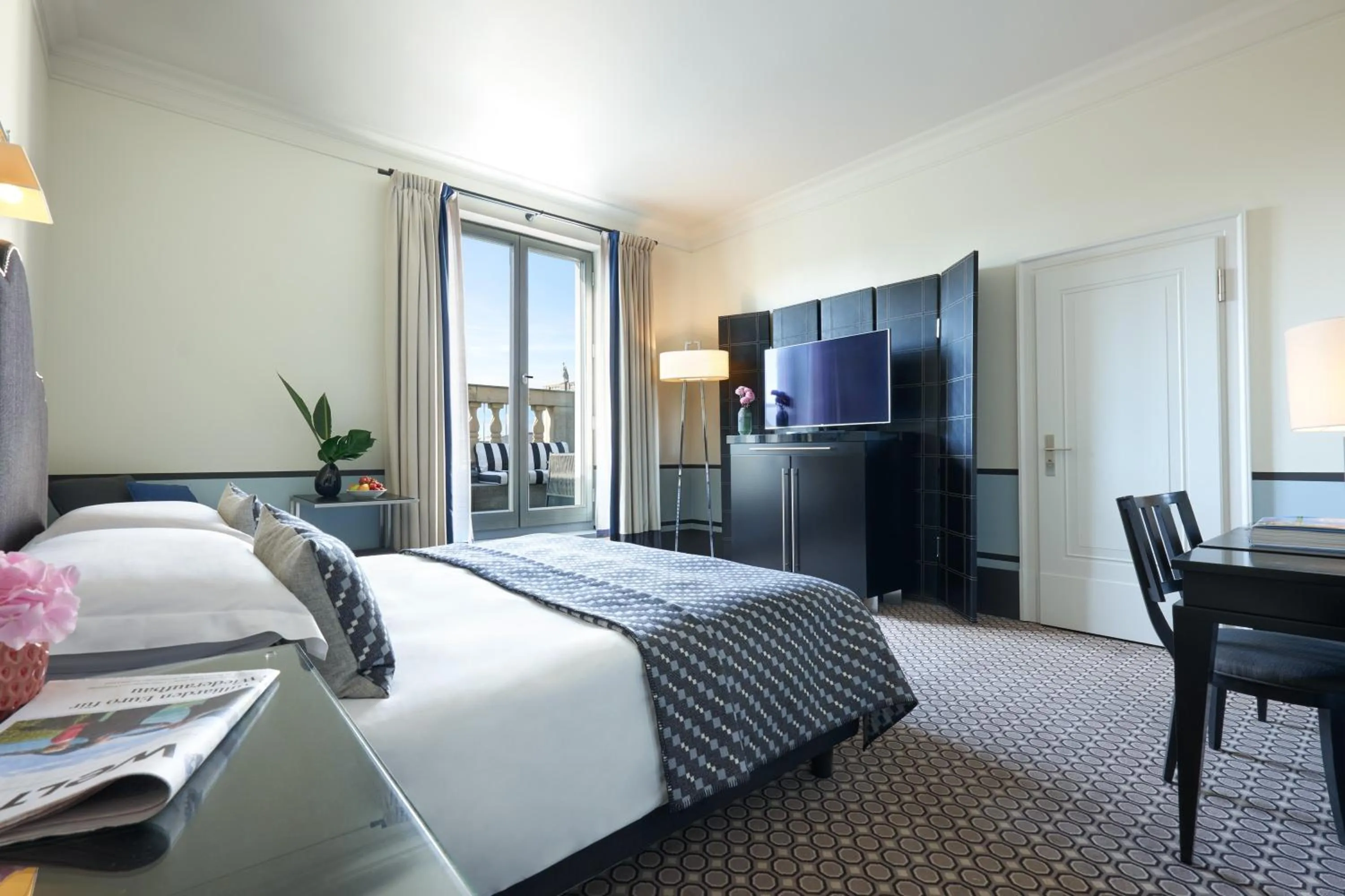 Bed in Hotel De Rome Berlin