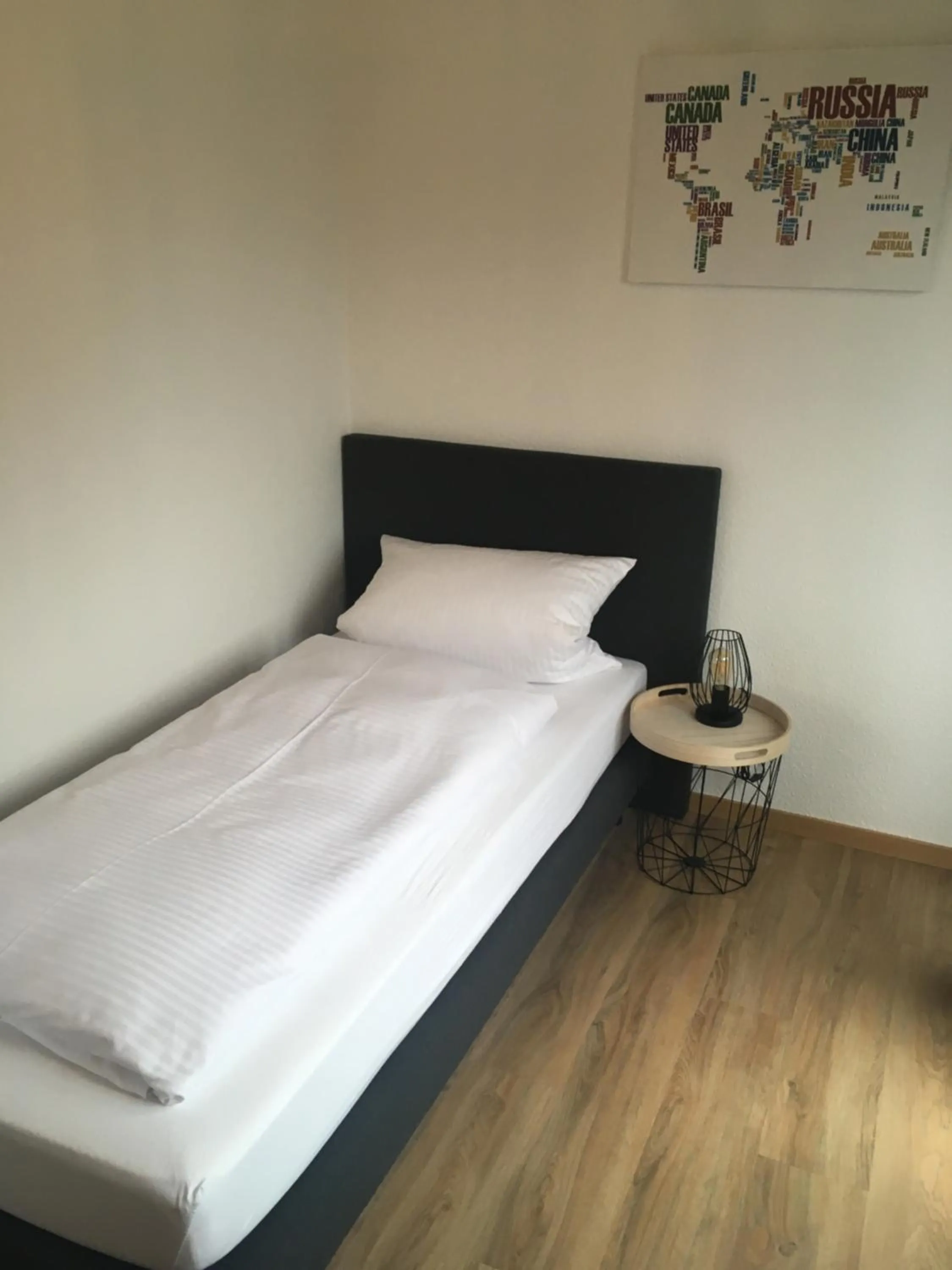 Bed in Hotel & Restaurant Zum Ochsen -Ox Distillery