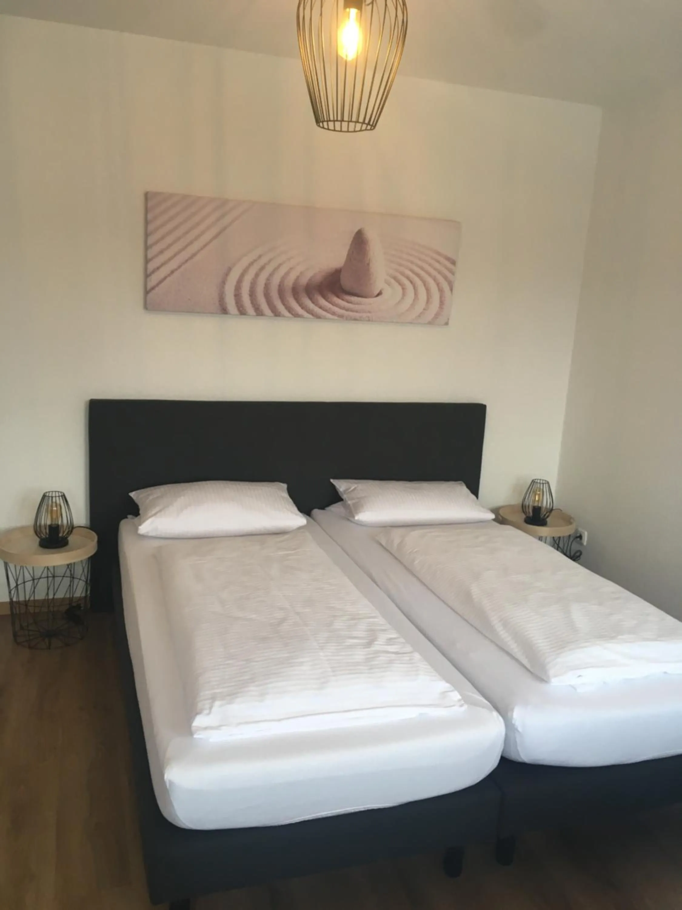 Bed in Hotel & Restaurant Zum Ochsen -Ox Distillery