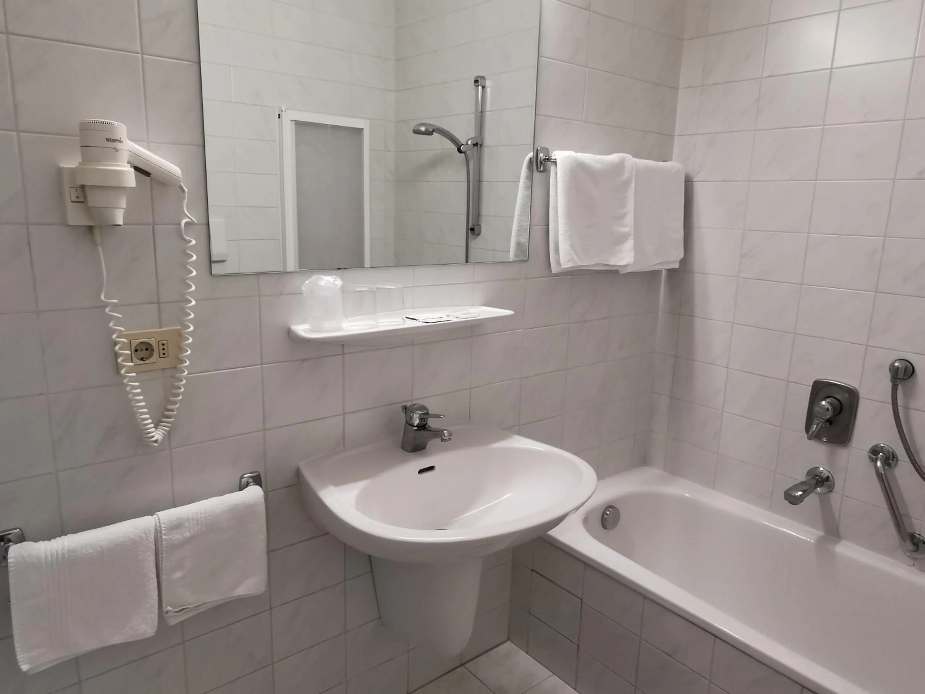 Bathroom in Hotel Adria