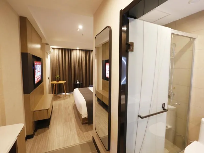 Up and In Kashgar Xiyu Avenue Food Street