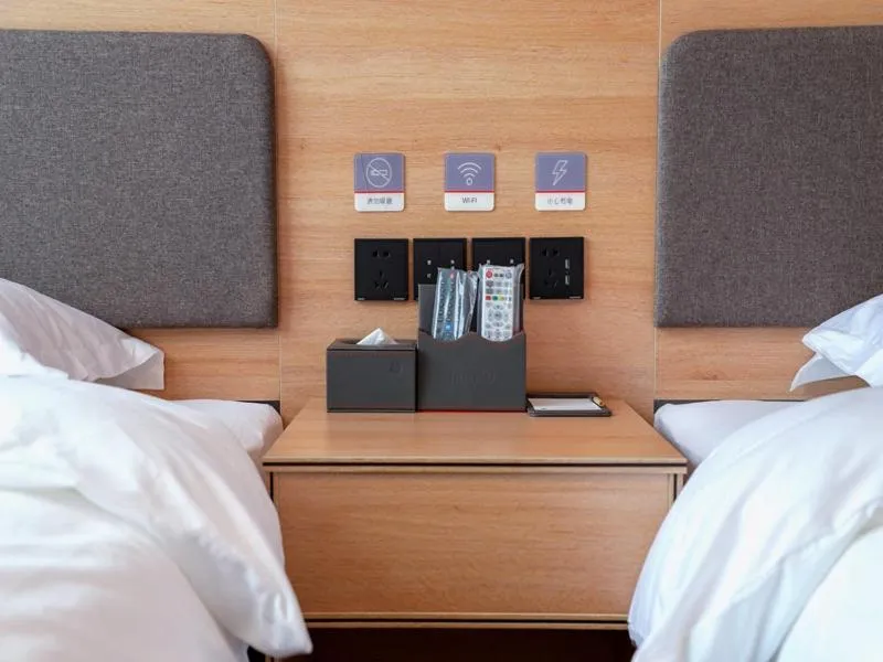 Bed in Thank Inn Chain Hotel Shanxi Yuncheng Ruicheng County Dongmao Plaza Store