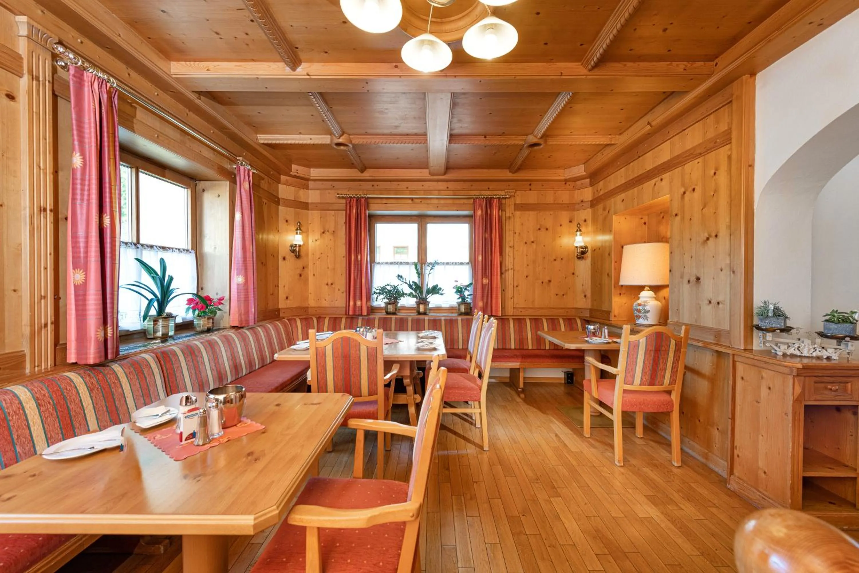 Restaurant/places to eat in Hotel Alpenhof - New Sauna Area