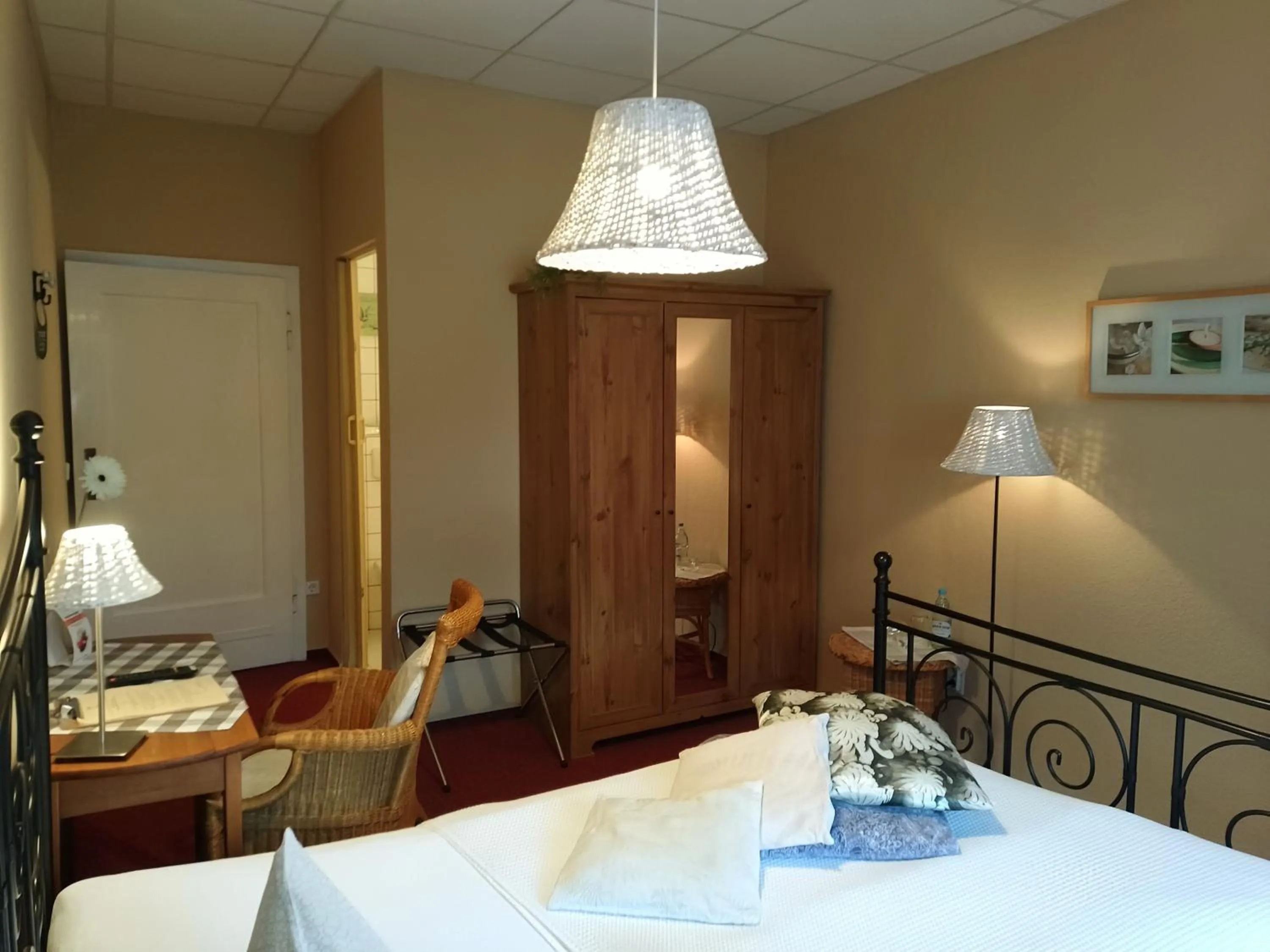 Bedroom, Bed in Hermanns Hotel Zum Goldenen Stern