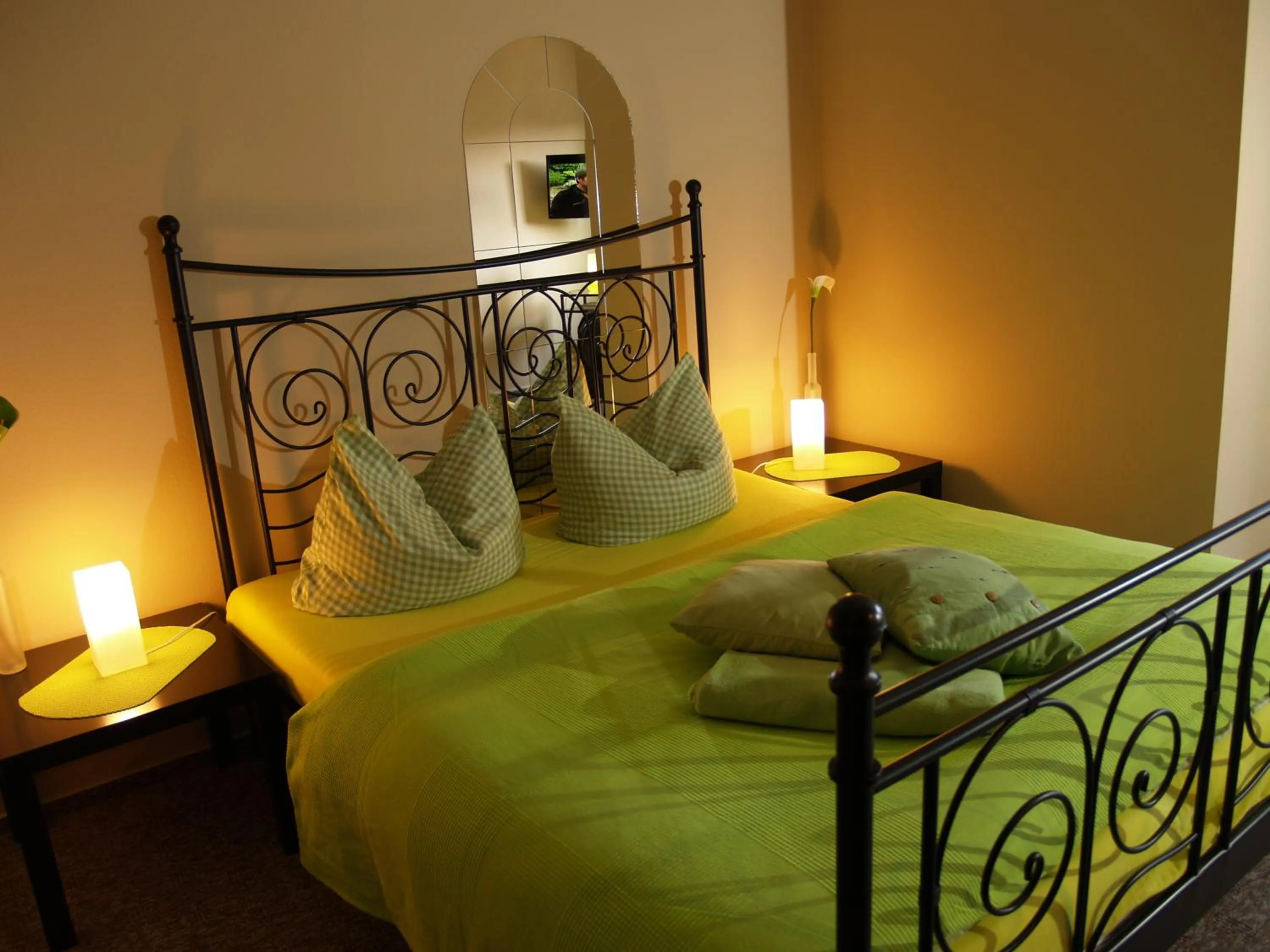 Photo of the whole room, Bed in Hermanns Hotel Zum Goldenen Stern