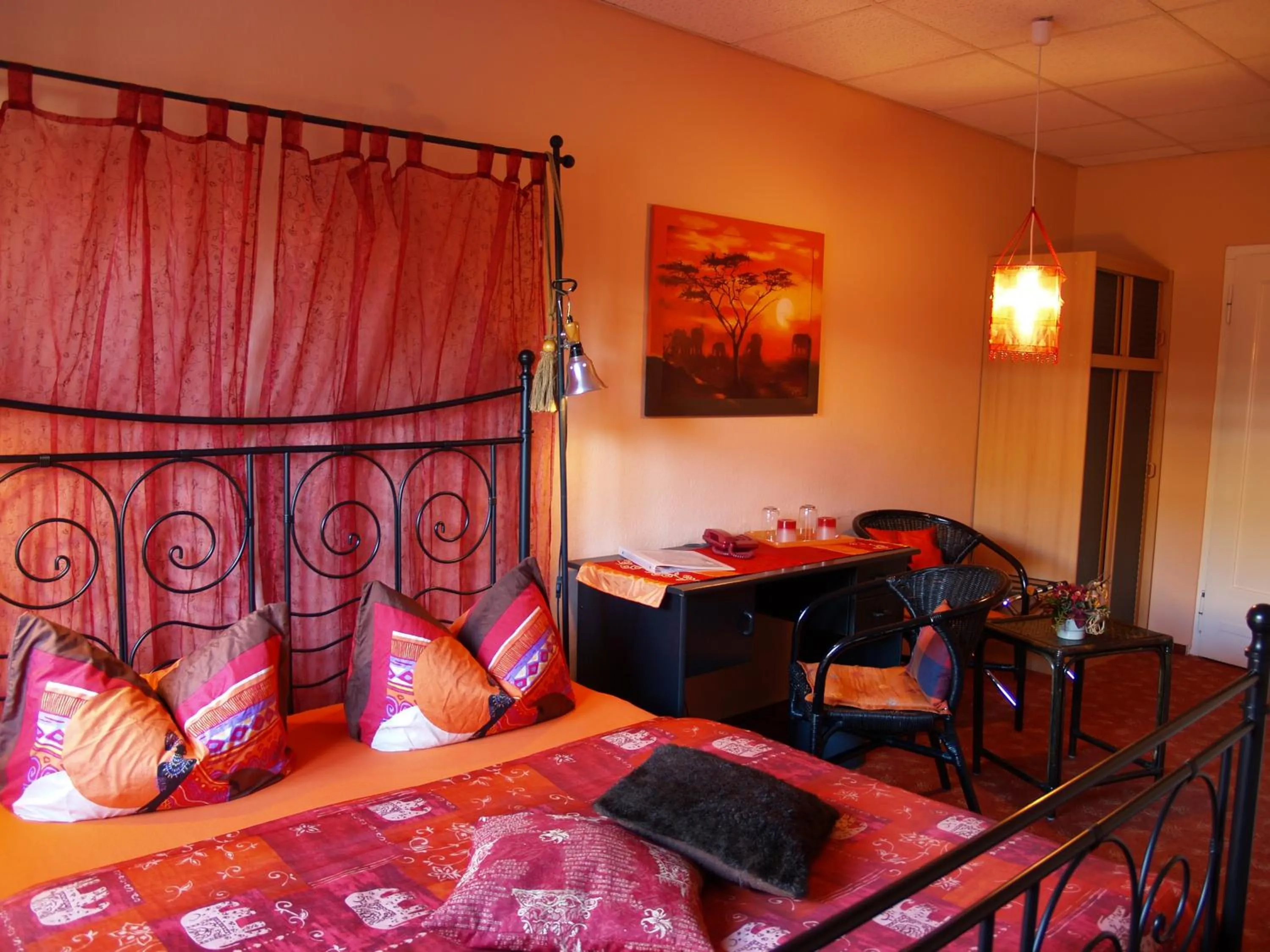 Photo of the whole room, Bed in Hermanns Hotel Zum Goldenen Stern