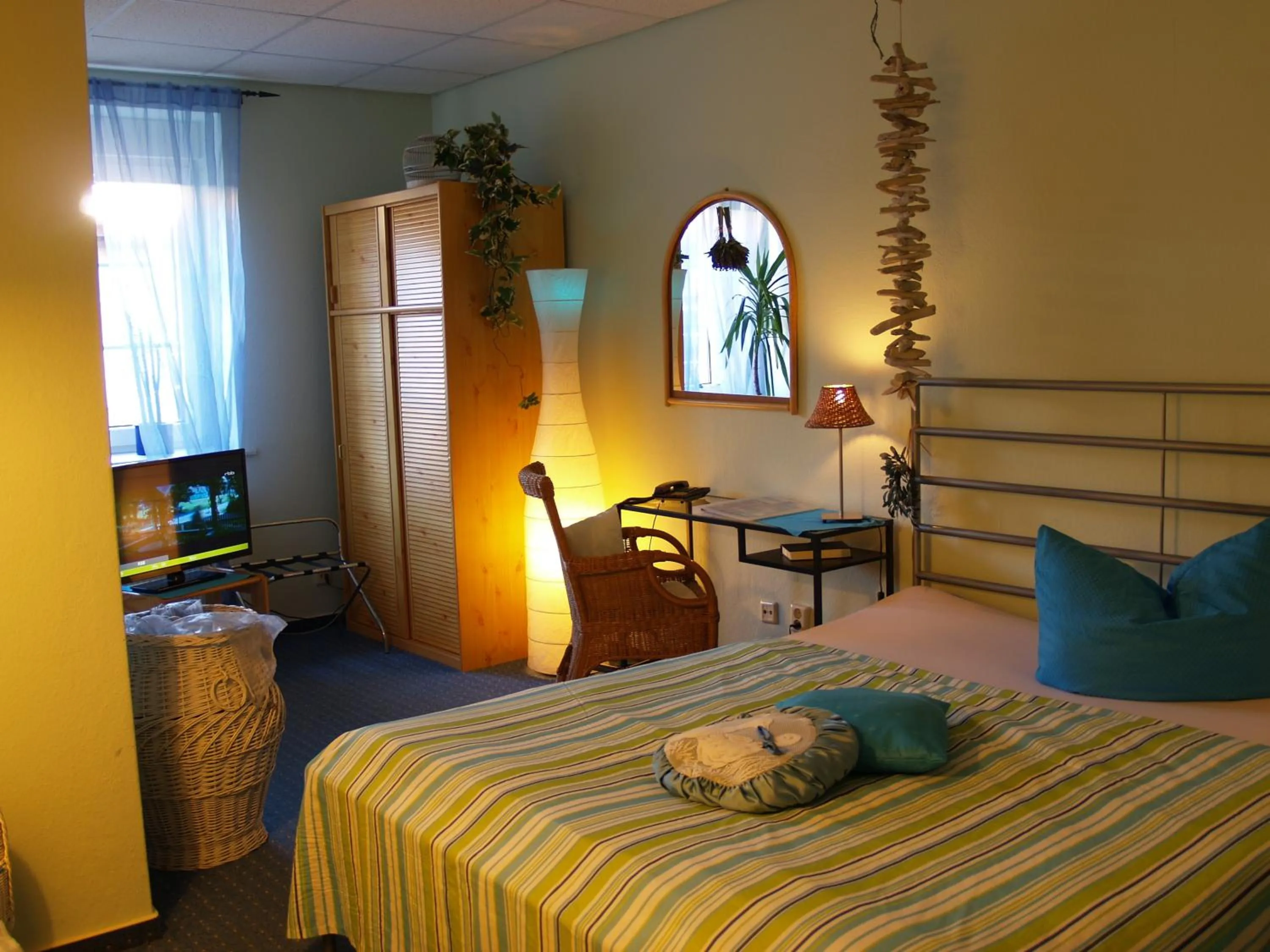 Photo of the whole room, Bed in Hermanns Hotel Zum Goldenen Stern