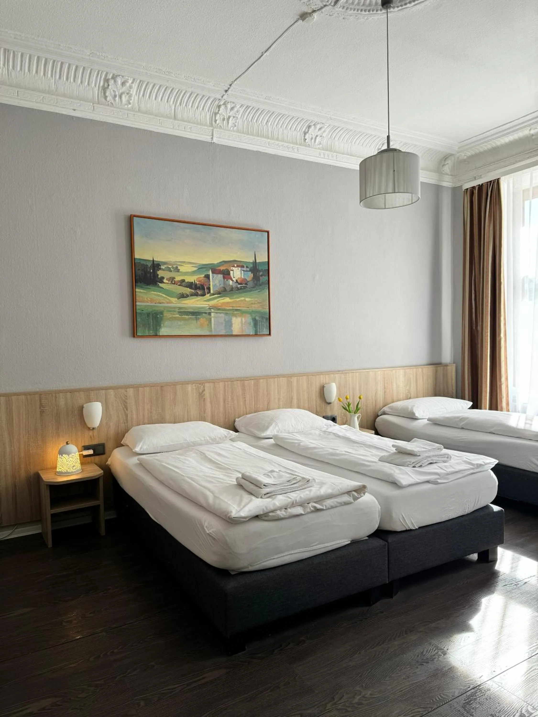 Bed in Hotel Kieler Hof - Hamburg Central Station