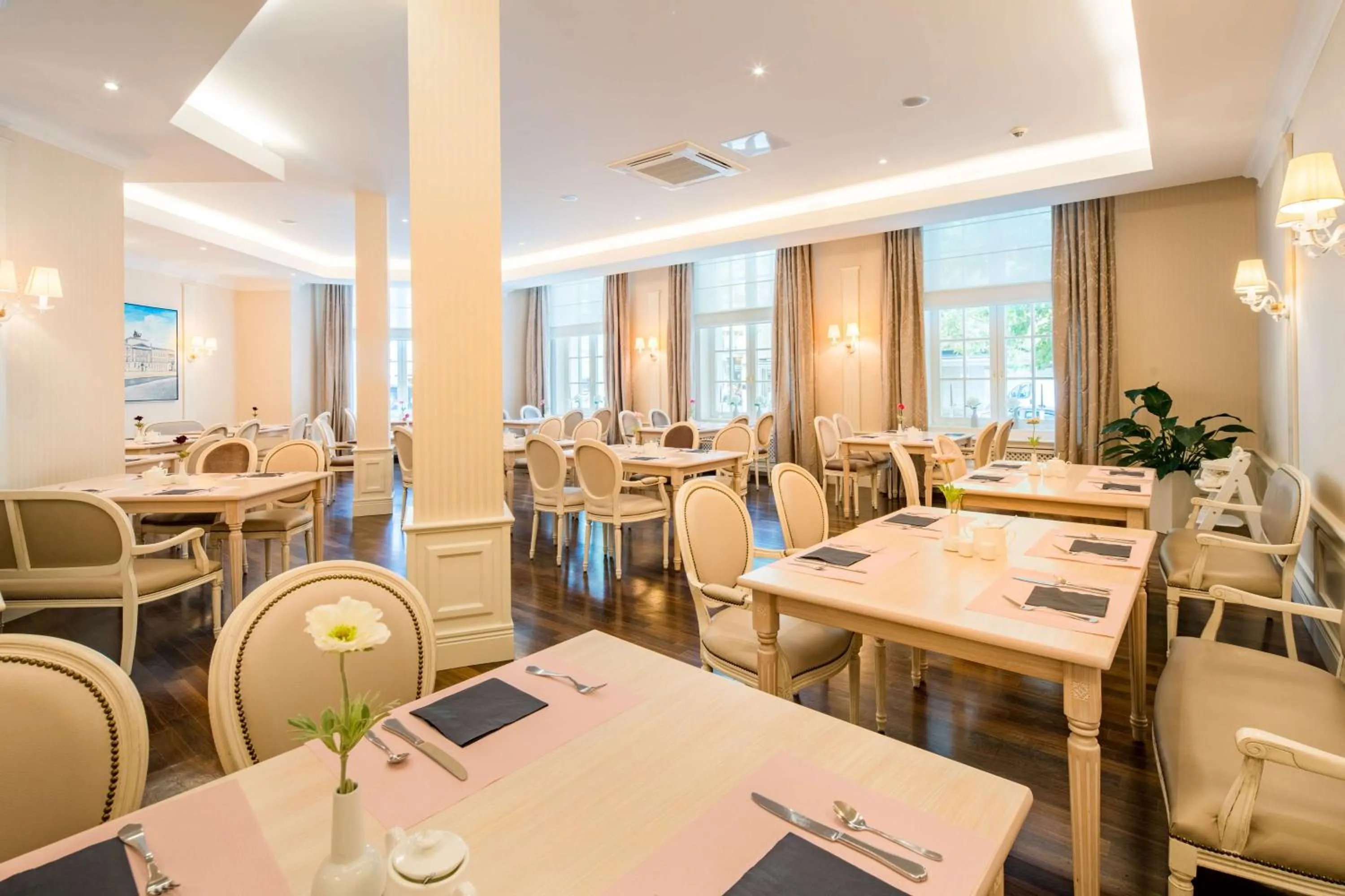 Breakfast in Best Western Plus Hotel StadtPalais