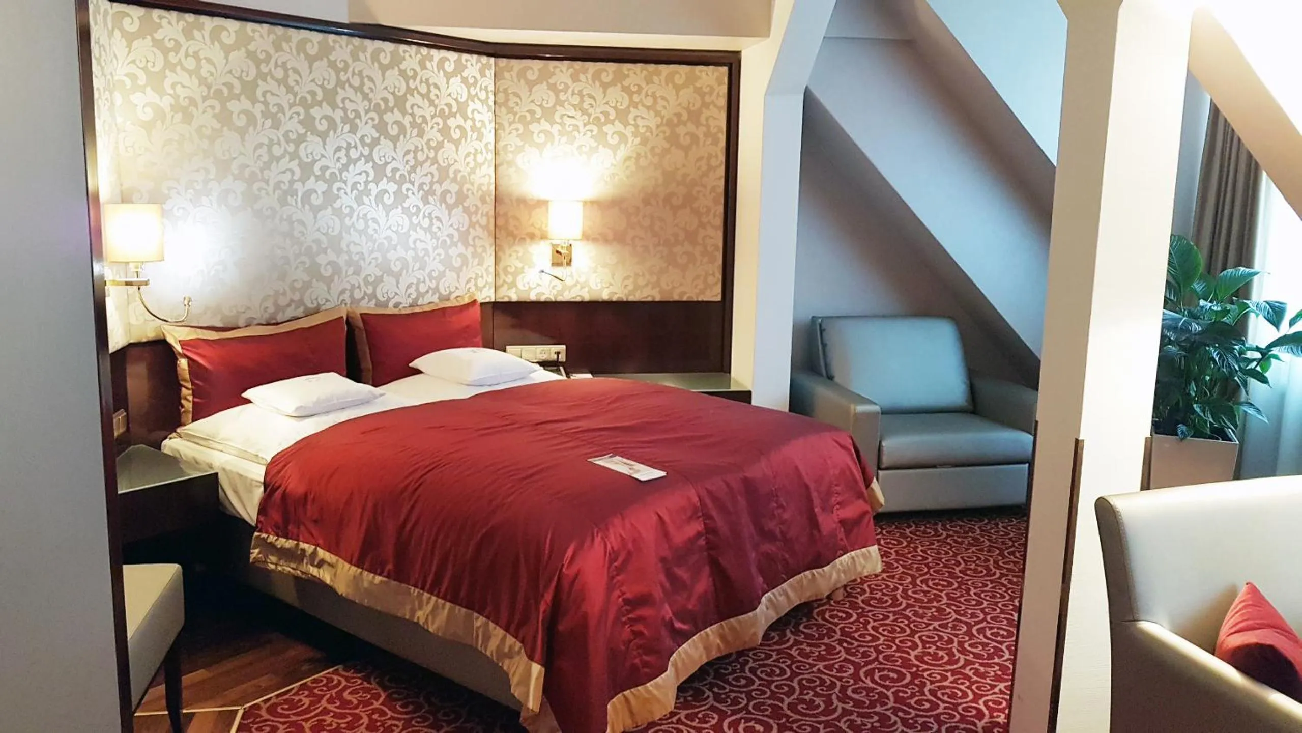 Photo of the whole room, Bed in Best Western Plus Hotel StadtPalais