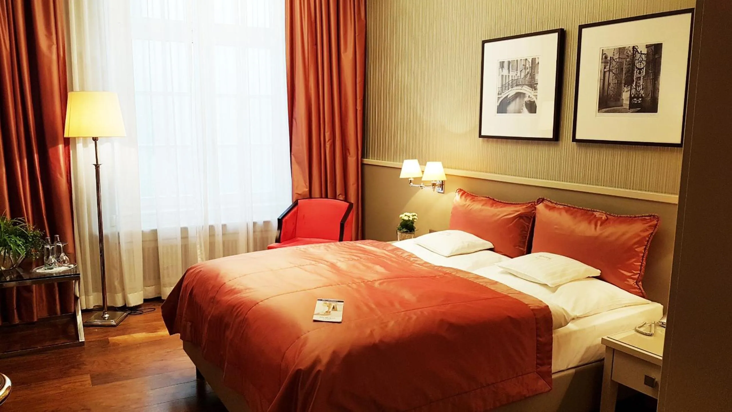 Photo of the whole room, Bed in Best Western Plus Hotel StadtPalais
