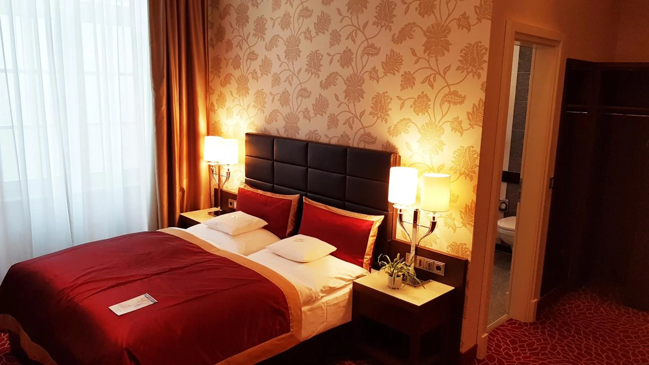 Photo of the whole room, Bed in Best Western Plus Hotel StadtPalais