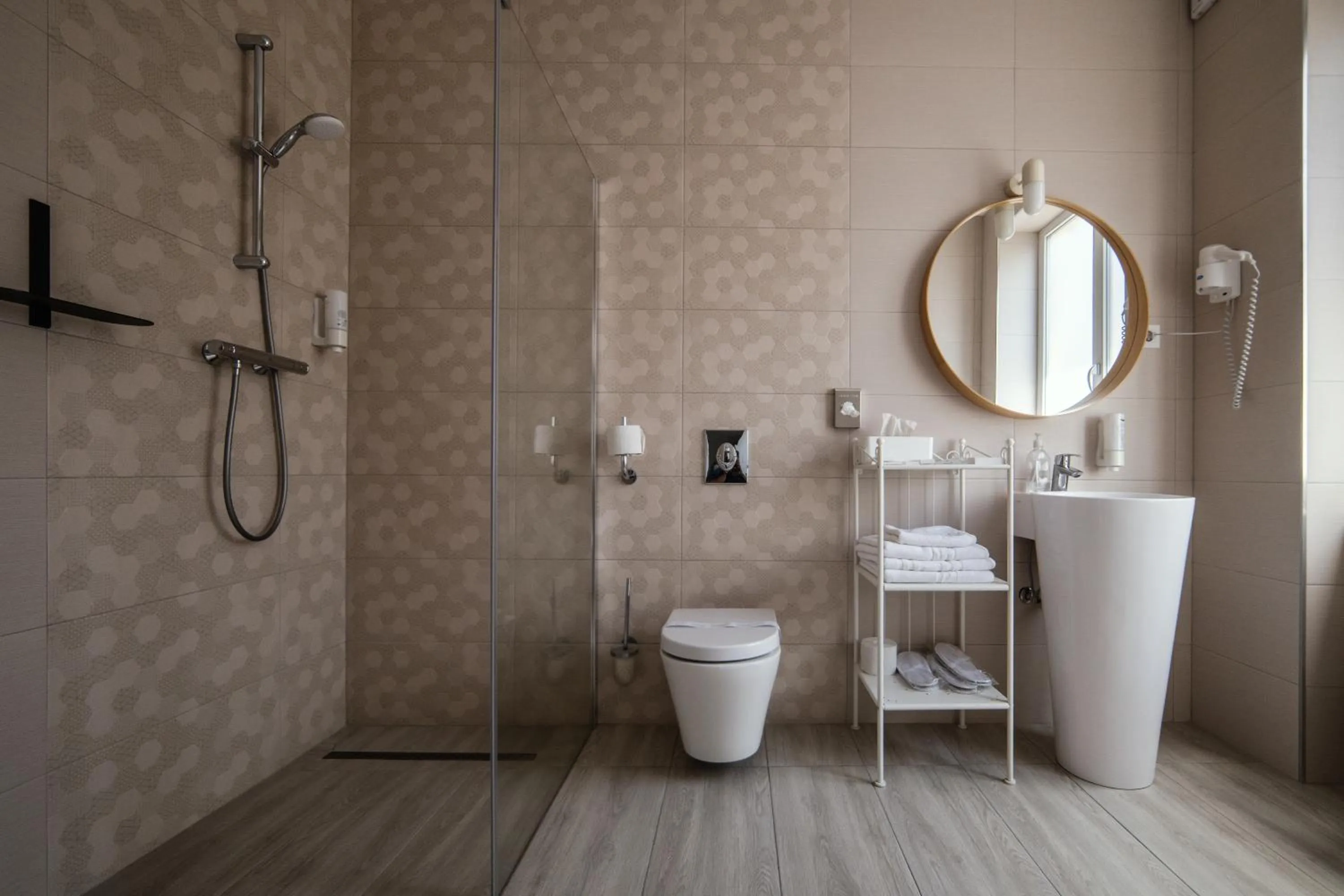 Bathroom in compleX living aparthotel