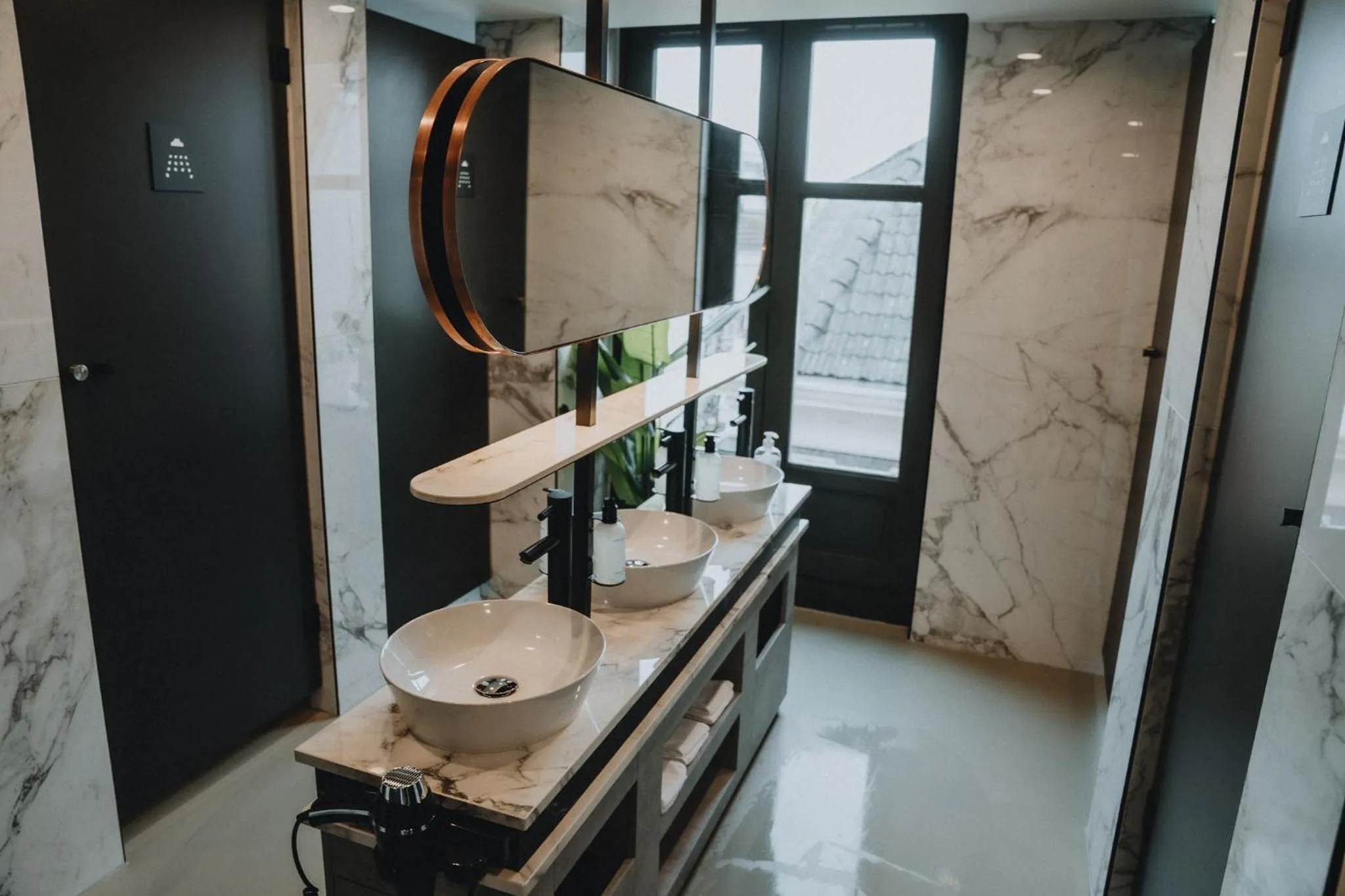 Bathroom in THIS HO(S)TEL