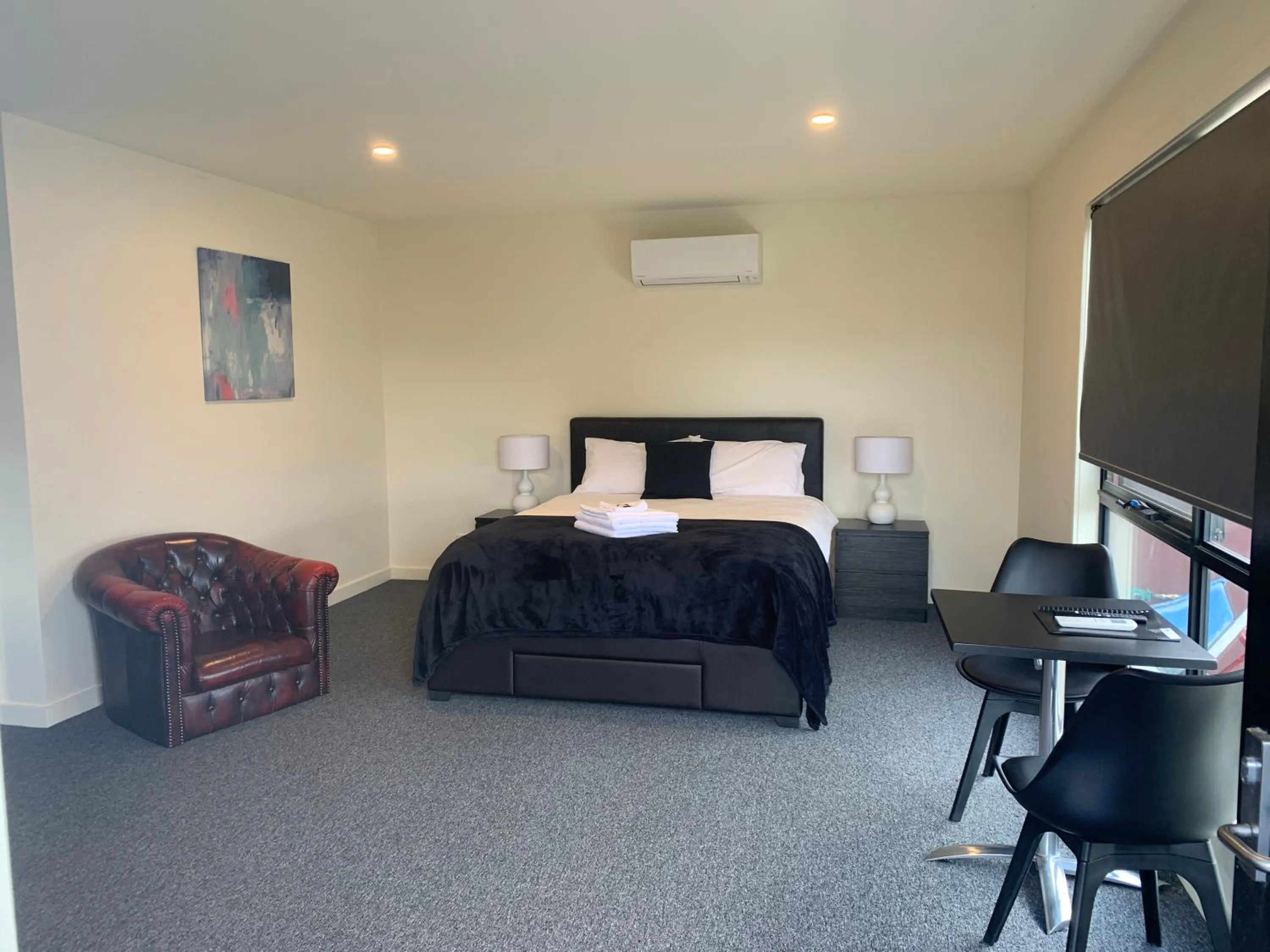 Bed in Queens Arms Hotel