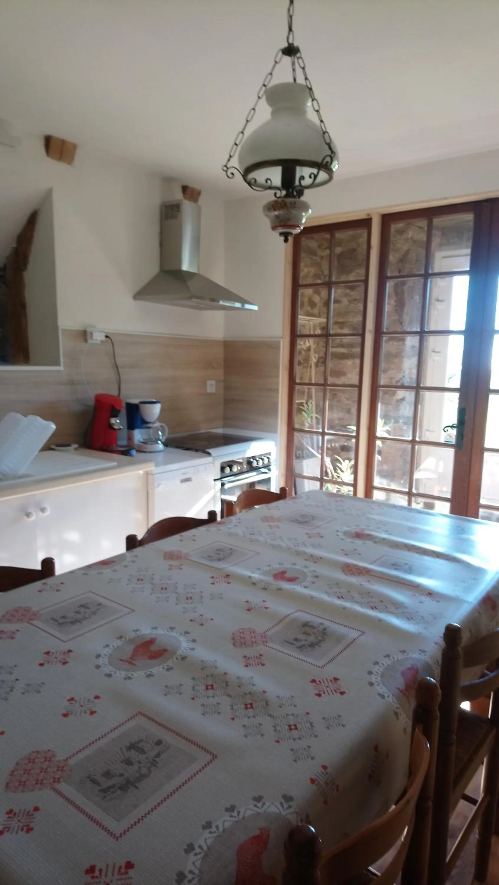 Communal kitchen in la ferme du crie