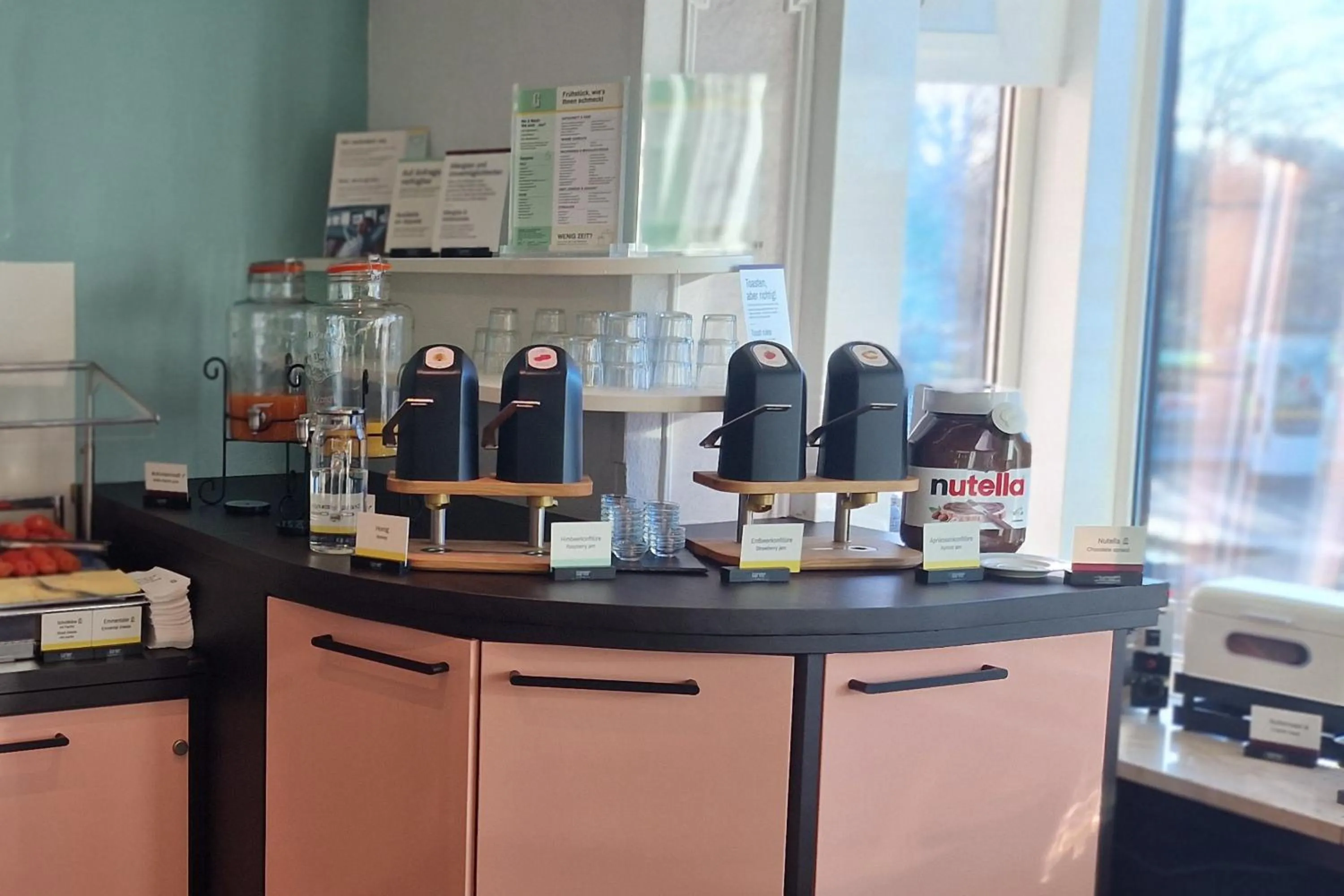 Breakfast in Garner Hotel Hamburg - Wandsbek Marktplatz by IHG