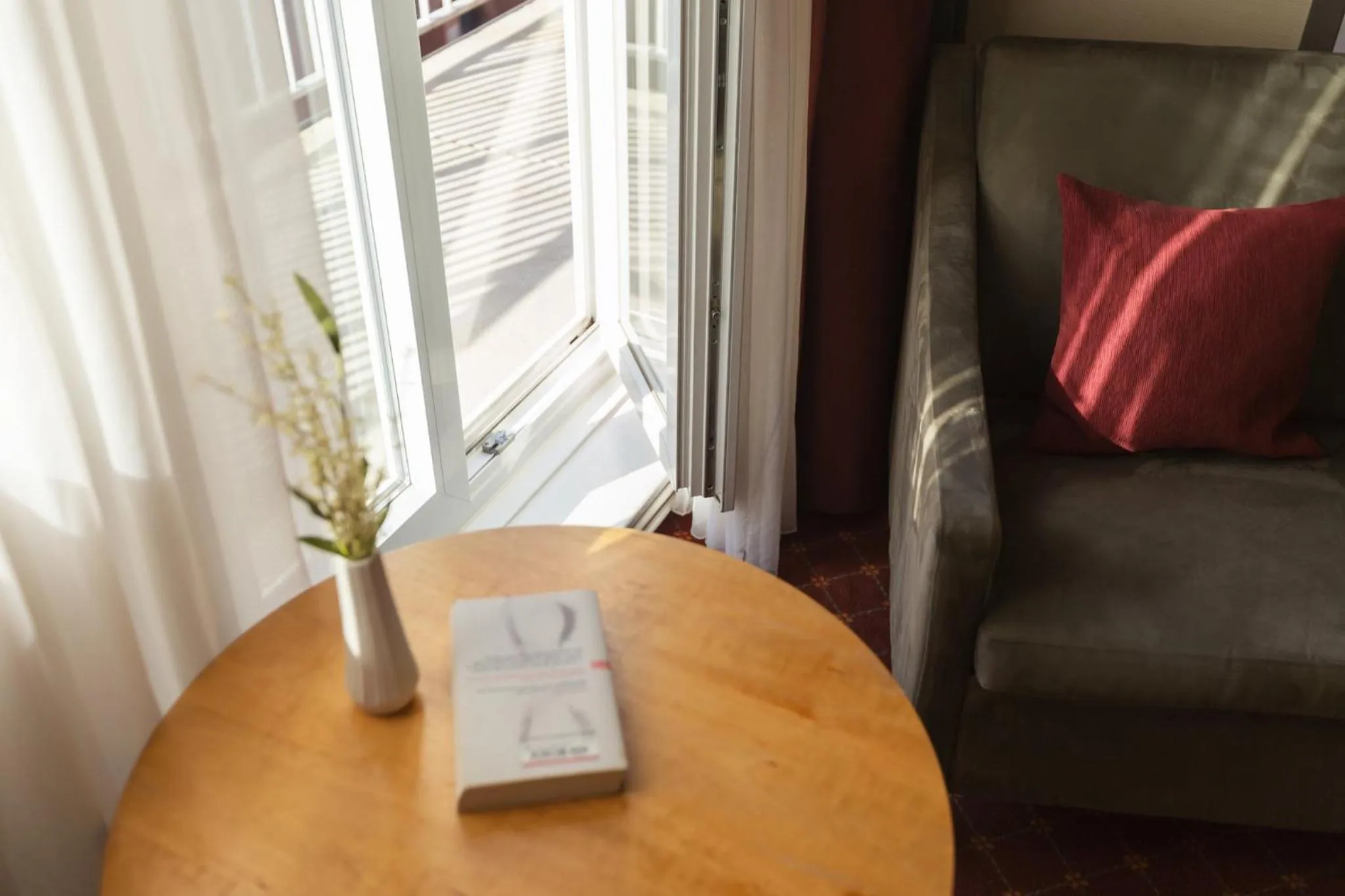 Photo of the whole room in Garner Hotel Hamburg - Wandsbek Marktplatz by IHG