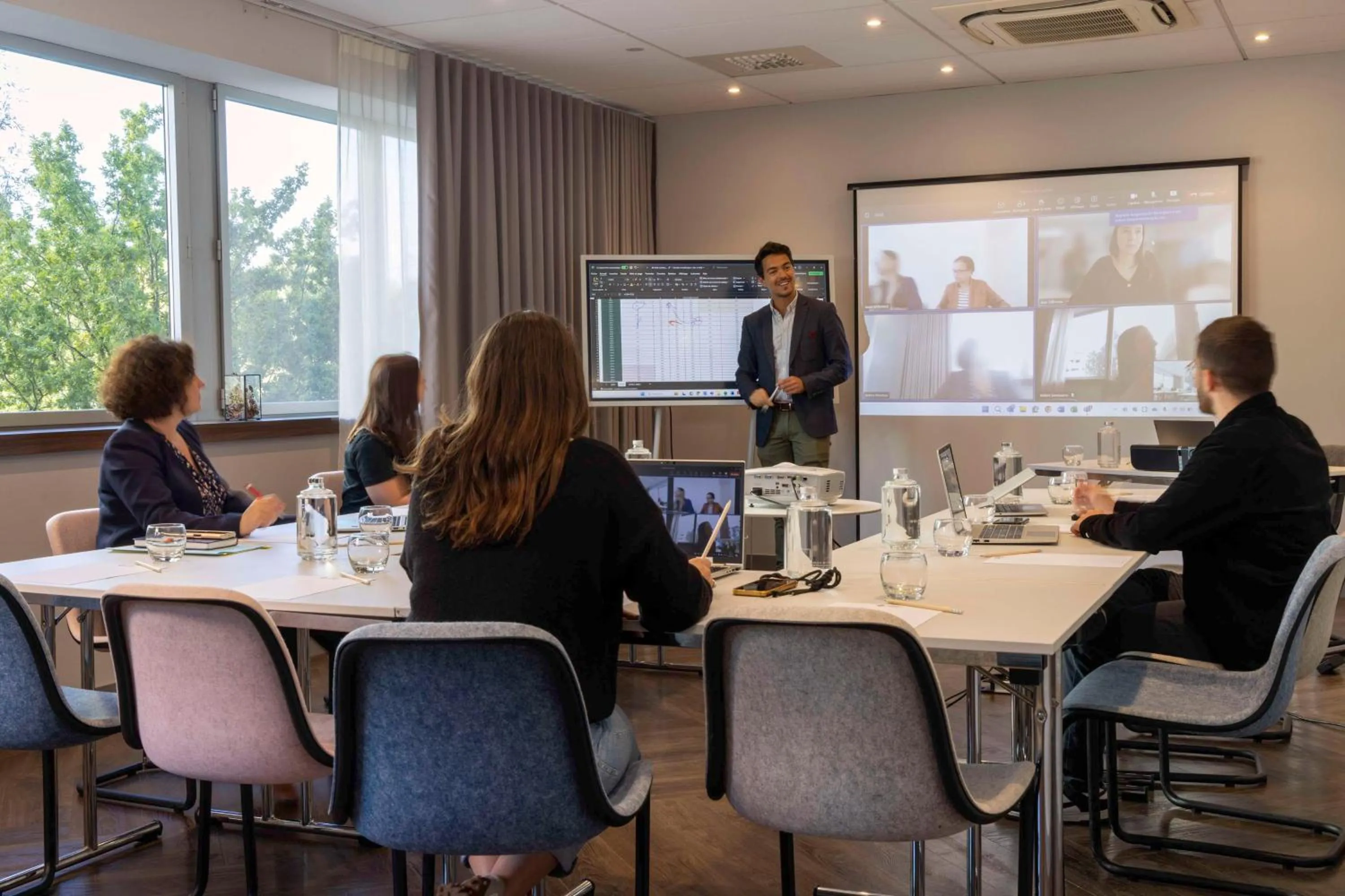 Meeting/conference room in Best Western Plus Hôtel Isidore