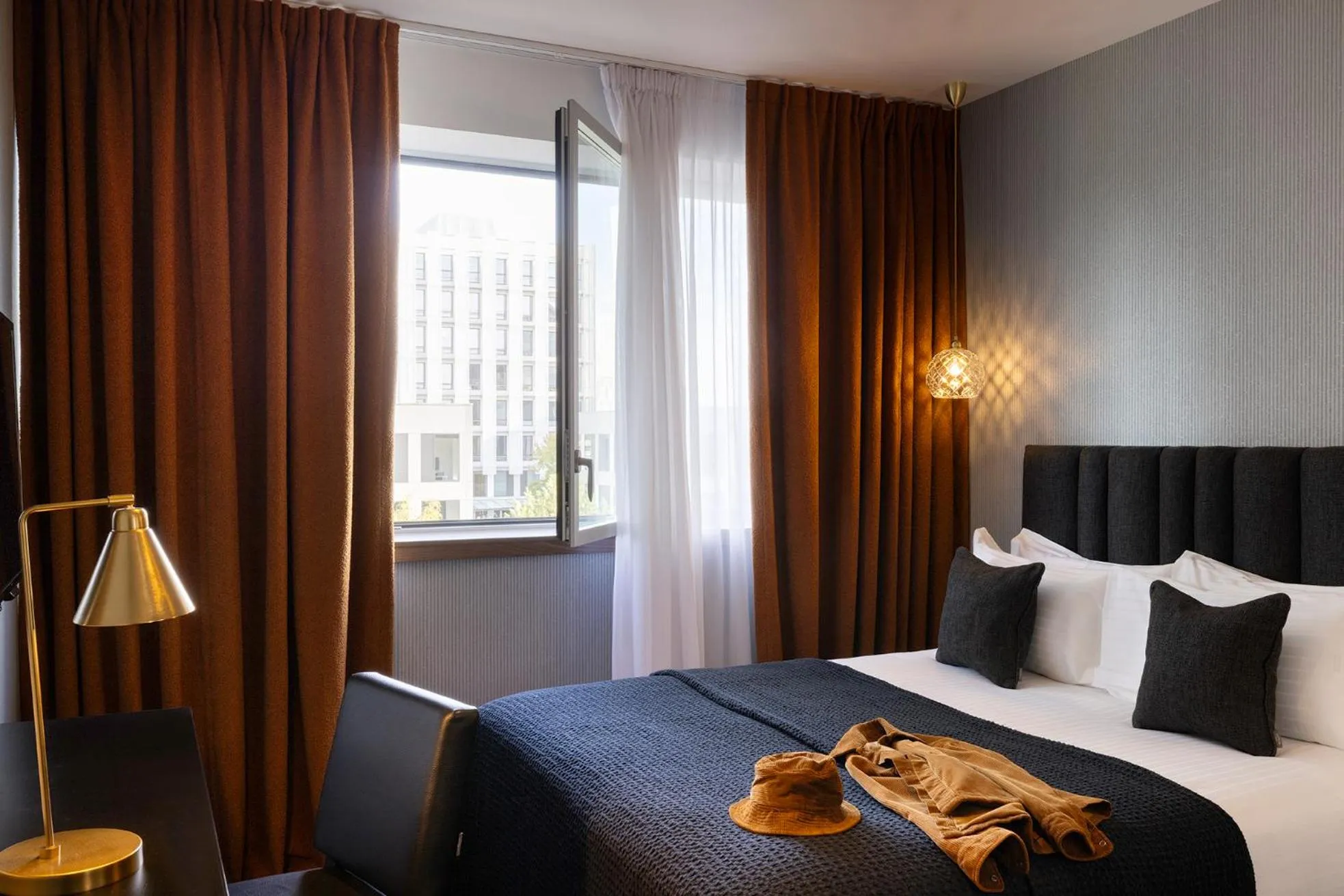 Bed in Best Western Plus Hôtel Isidore