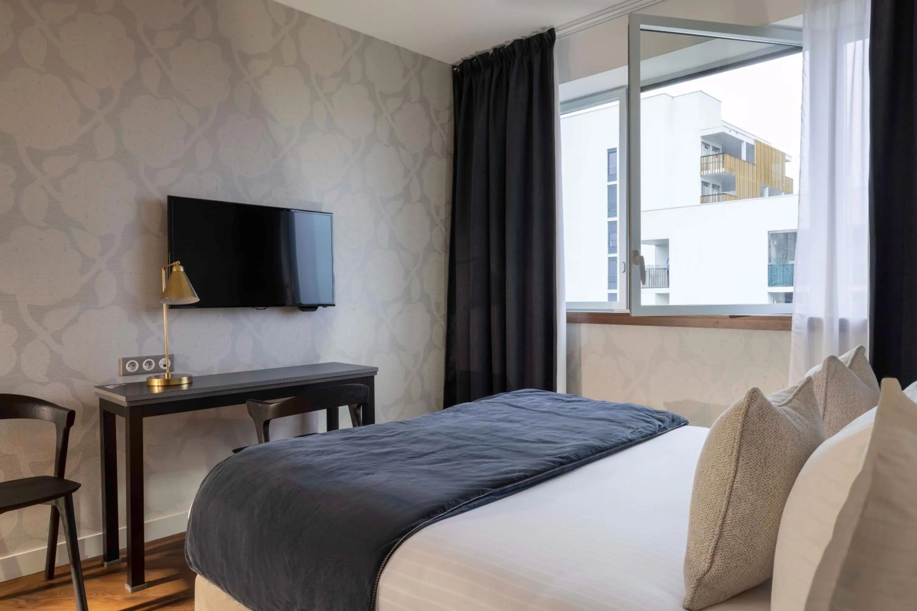 Bed in Best Western Plus Hôtel Isidore