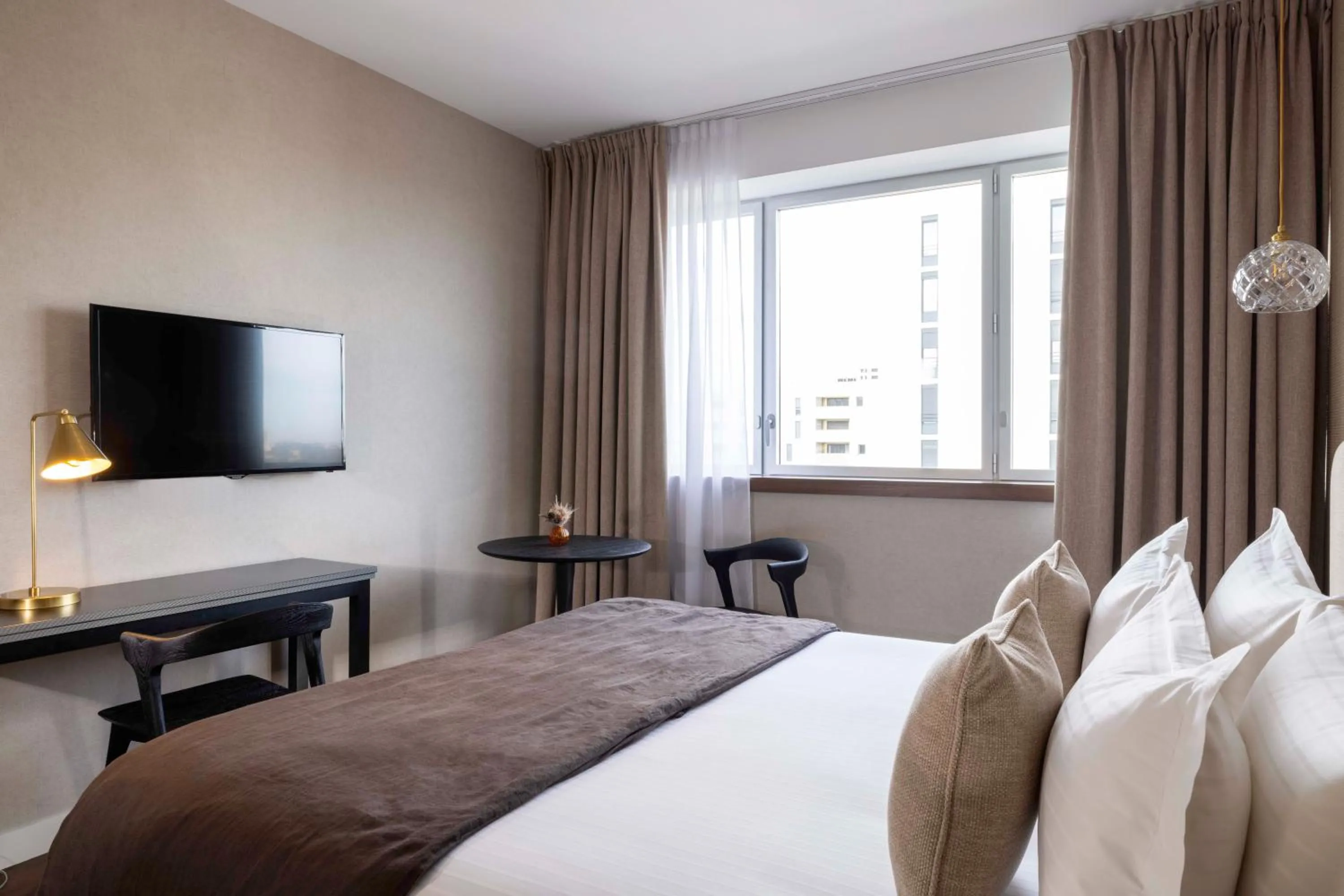 Bed in Best Western Plus Hôtel Isidore