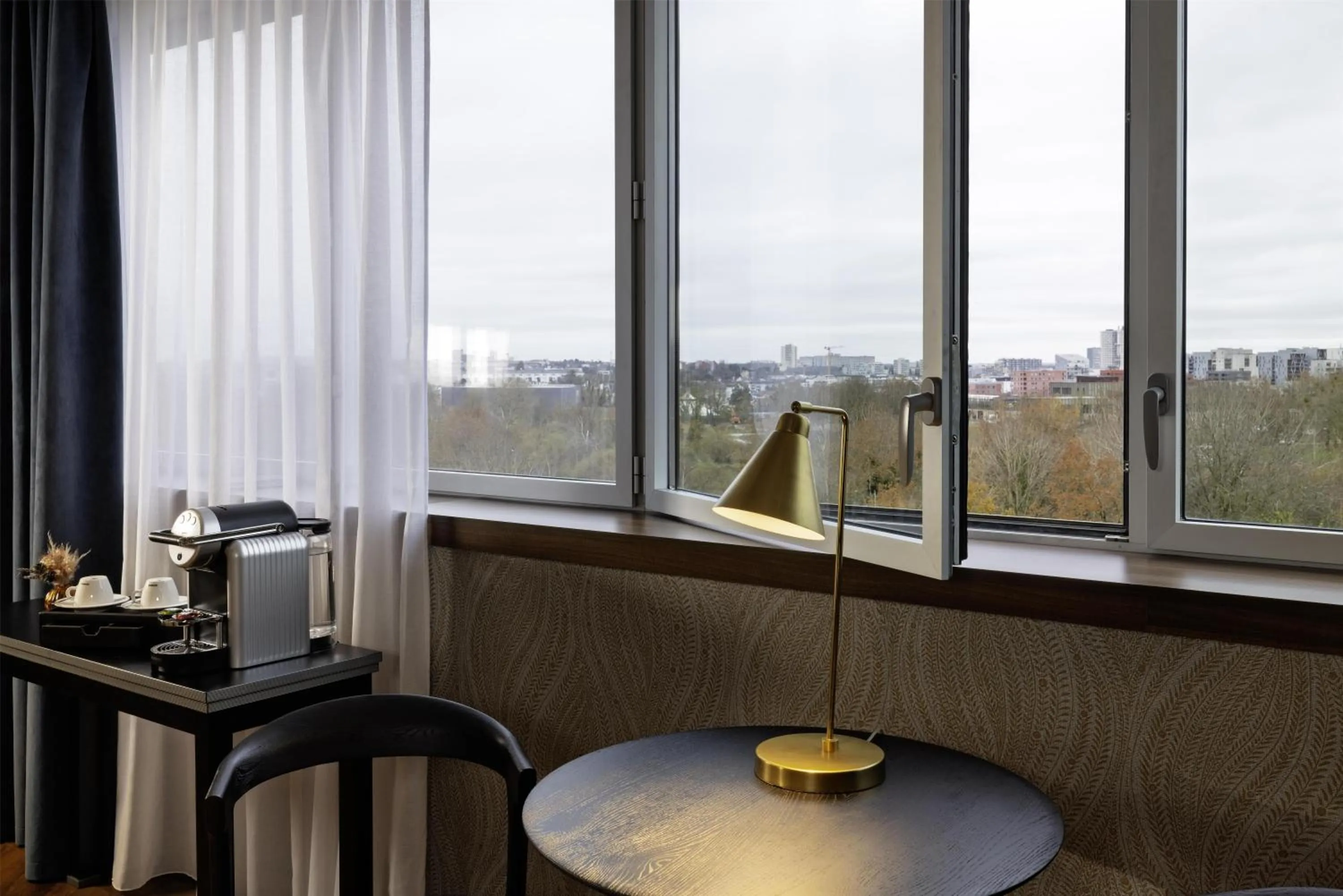 Bedroom in Best Western Plus Hôtel Isidore
