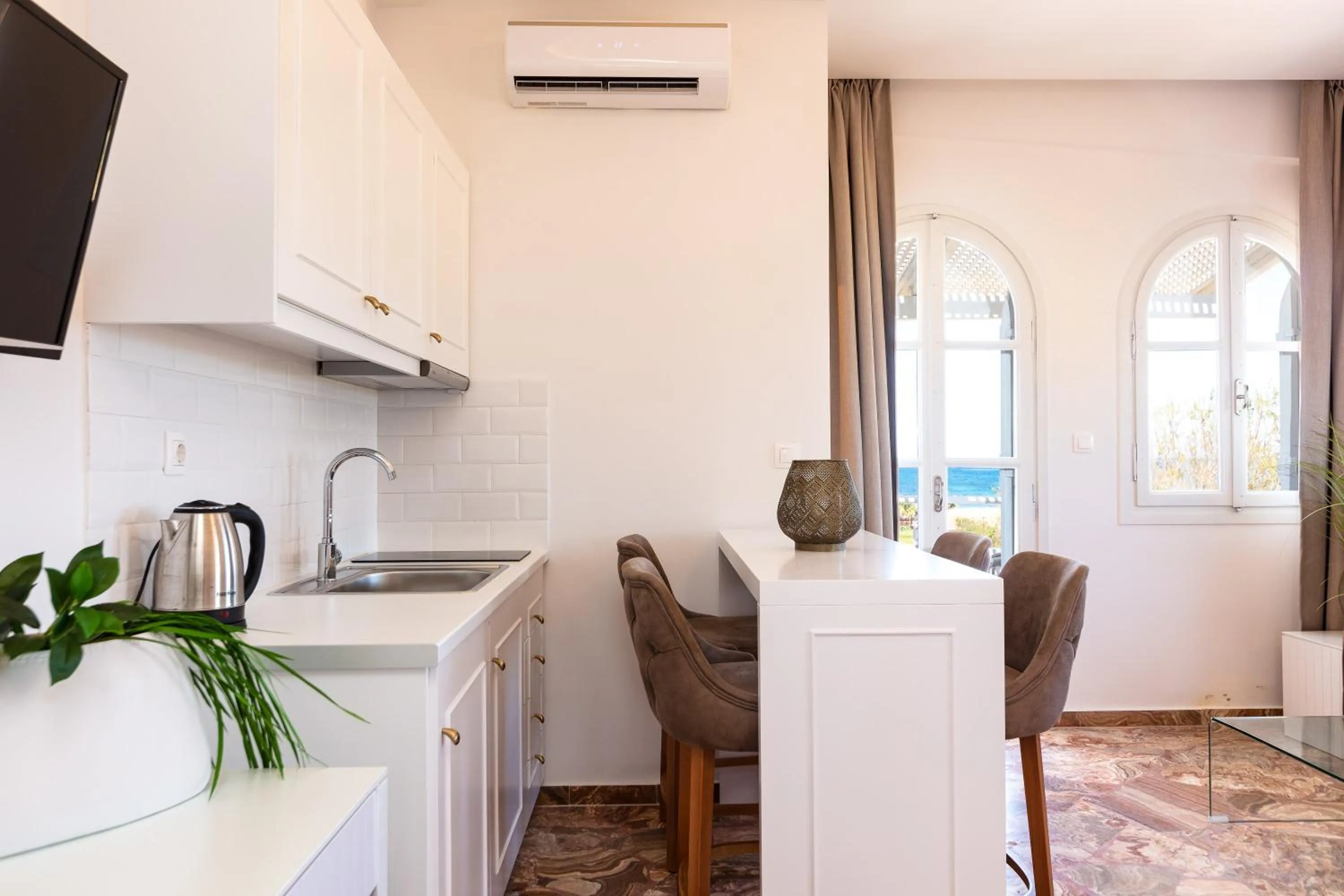 Kitchen or kitchenette in Pinelopi Beach Suites