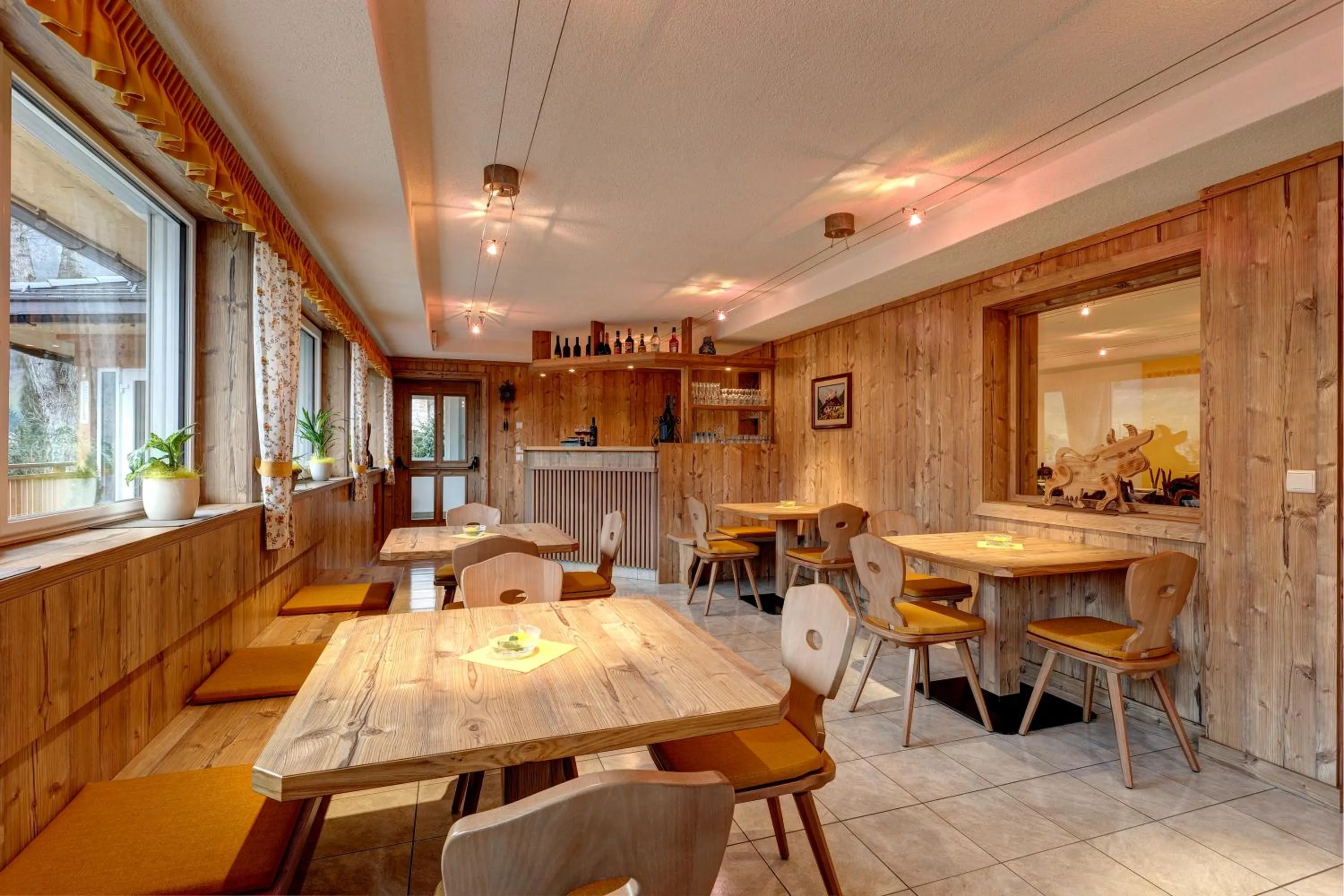 Restaurant/places to eat in Oberjahrl