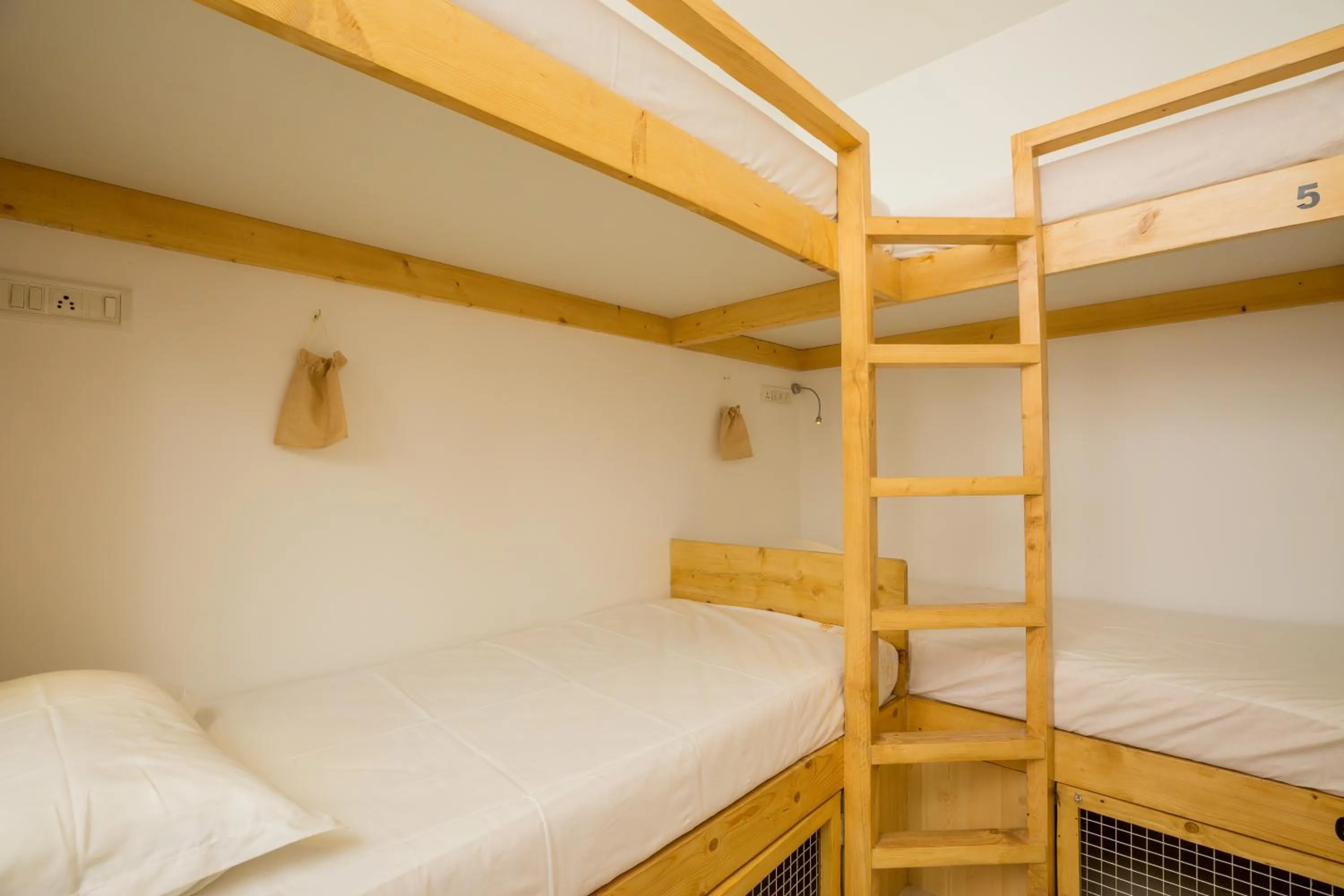 bunk bed, Bed in Nap Manor Hostels