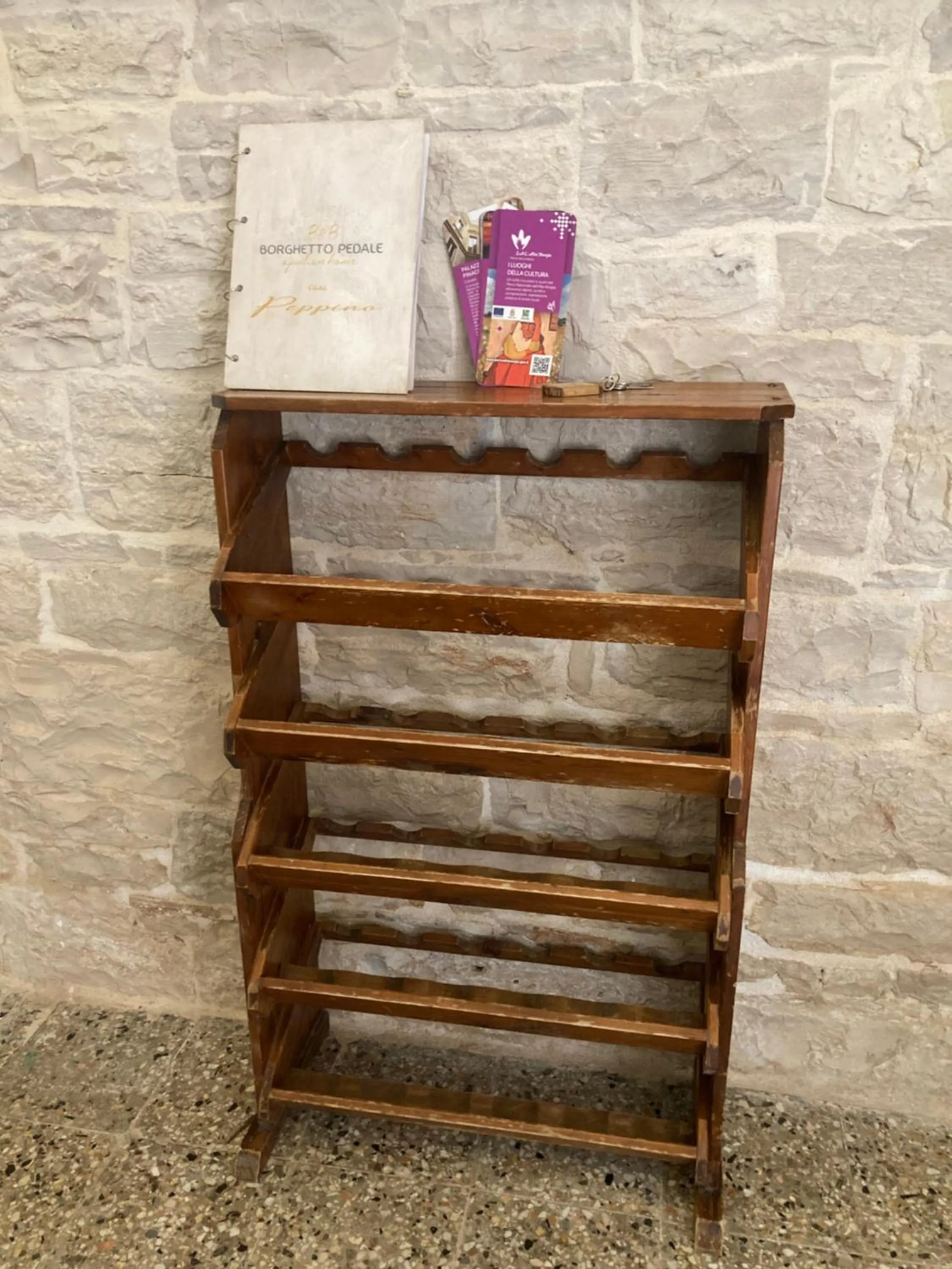 Logo/Certificate/Sign in Borghetto Pedale