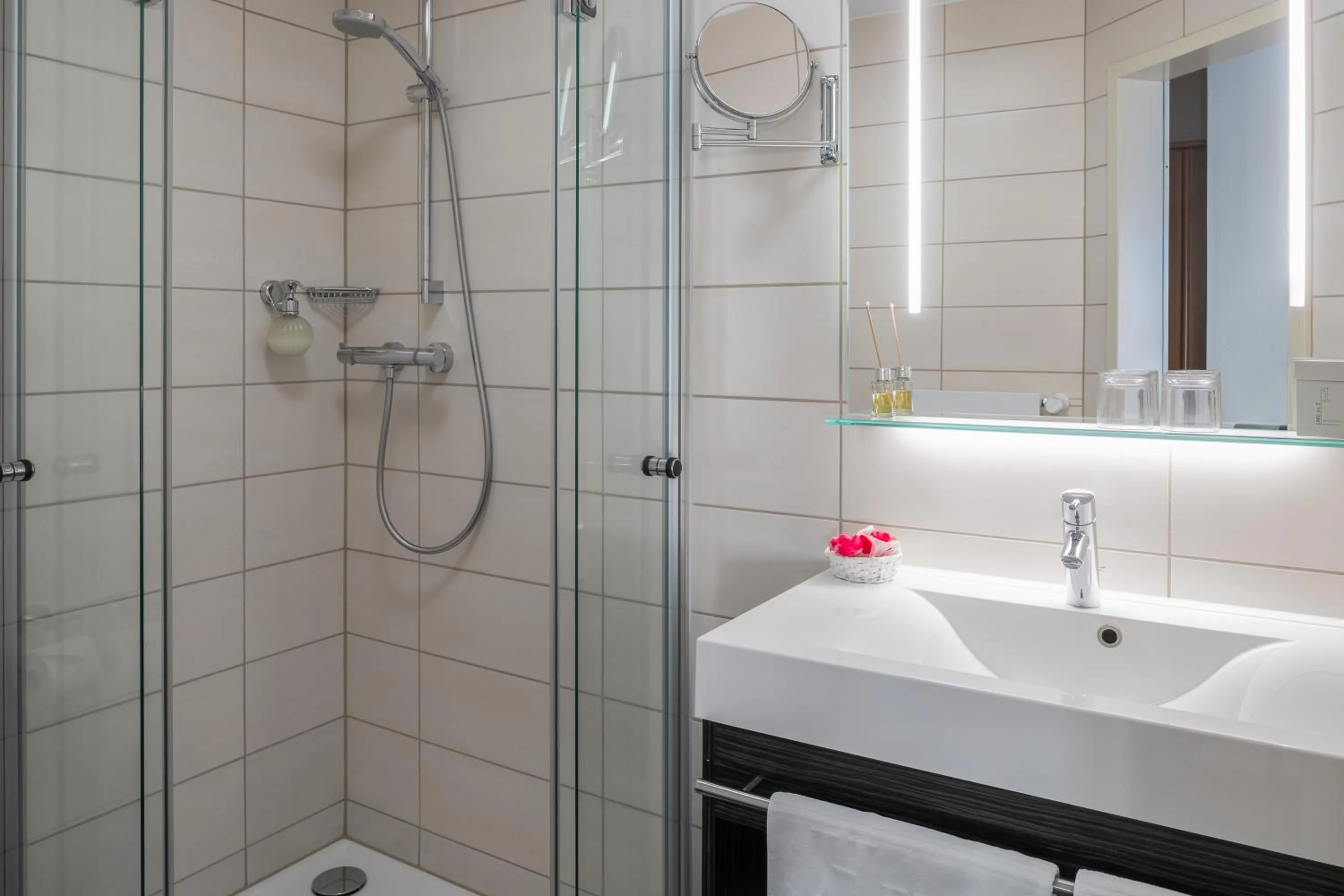 Shower in Hetzel Hotel Stuttgart