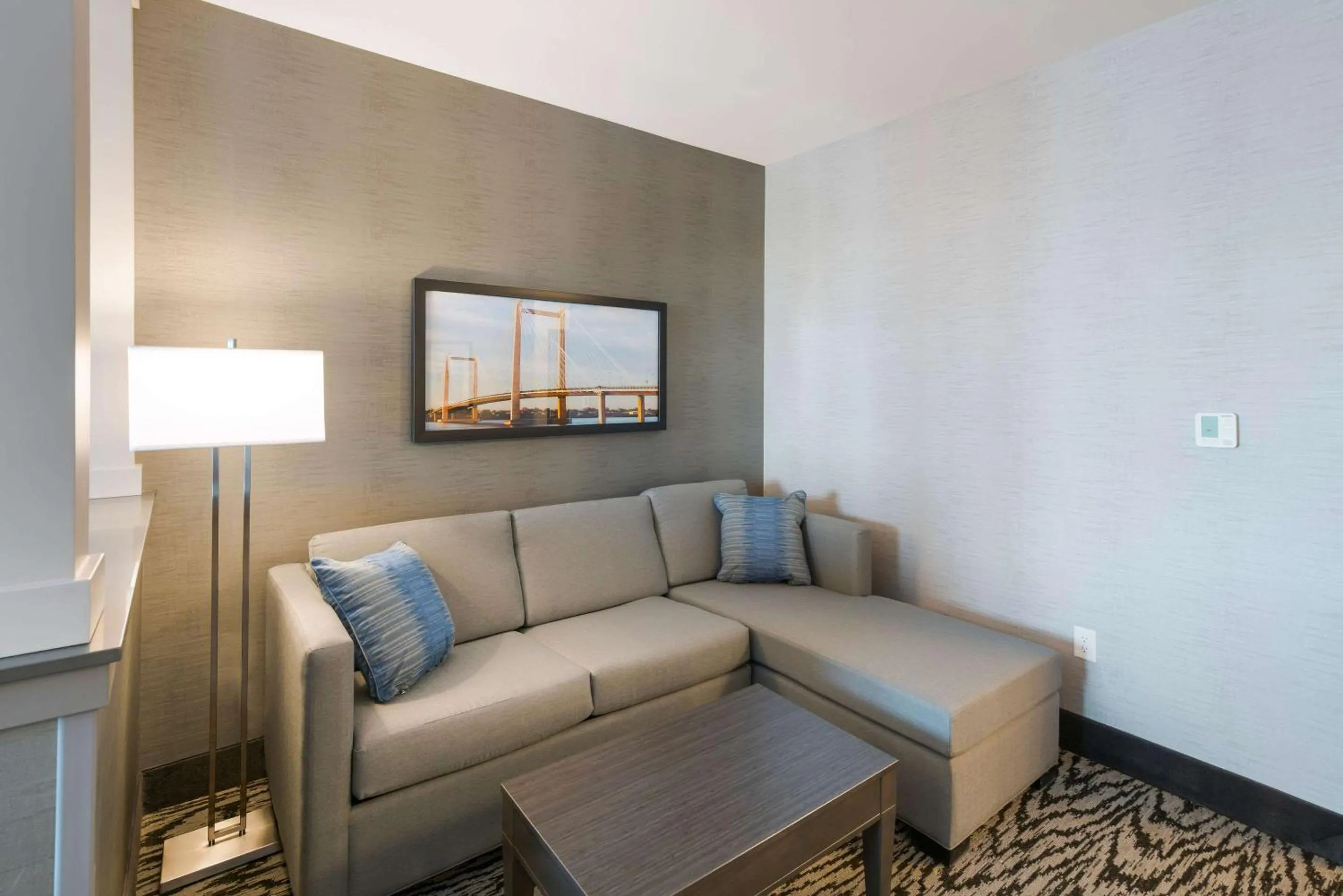 Photo of the whole room in Comfort Suites Kennewick at Southridge