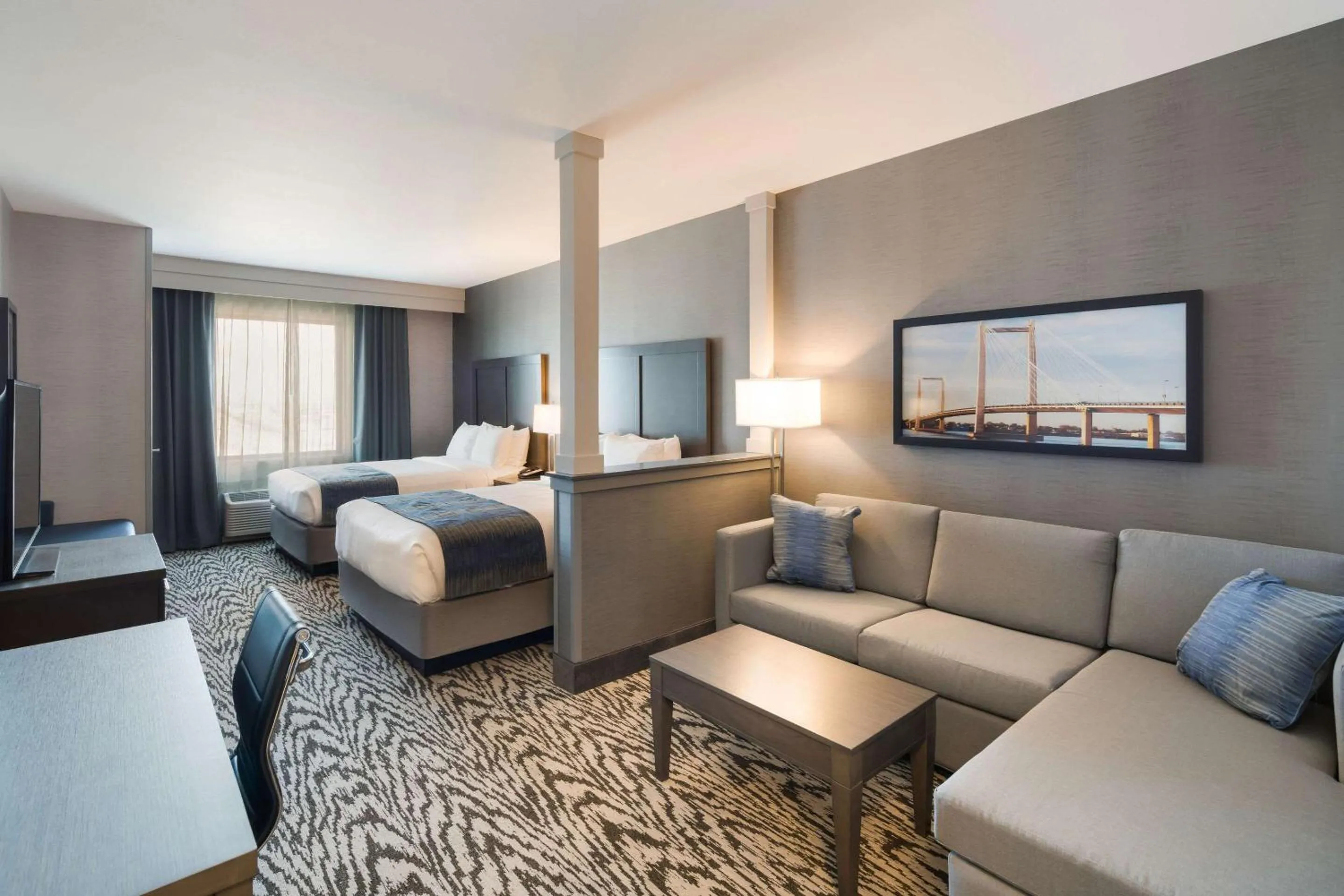 Photo of the whole room, Bed in Comfort Suites Kennewick at Southridge