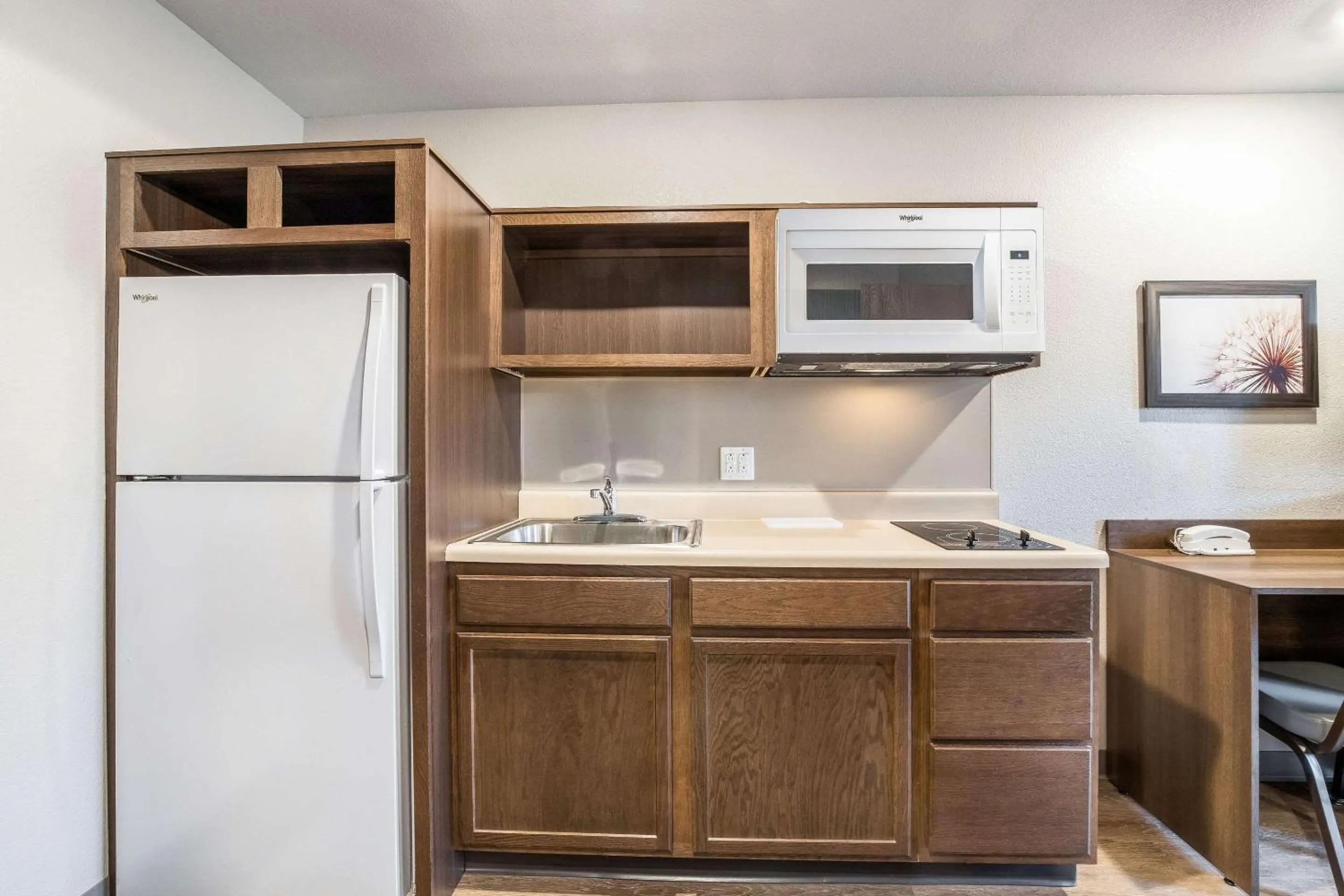 Photo of the whole room in WoodSpring Suites Colton