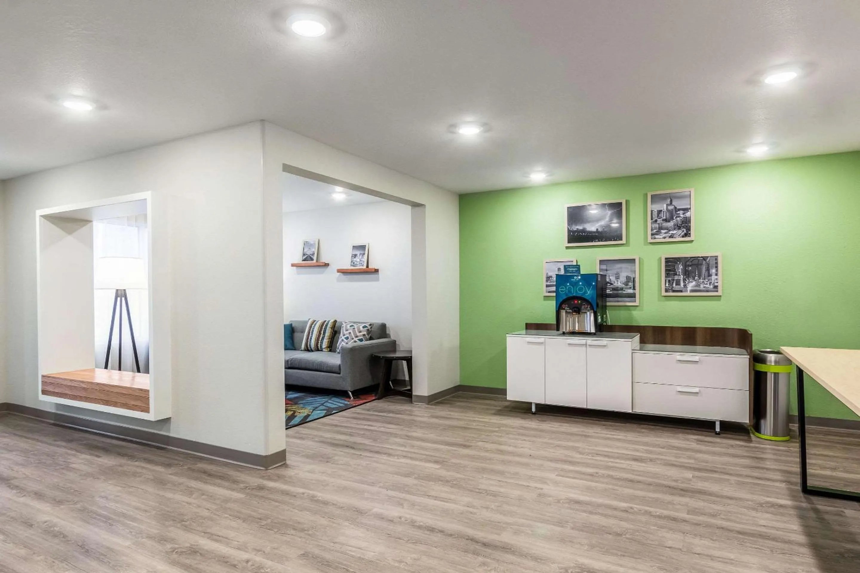 Lobby or reception in WoodSpring Suites Indianapolis Castleton