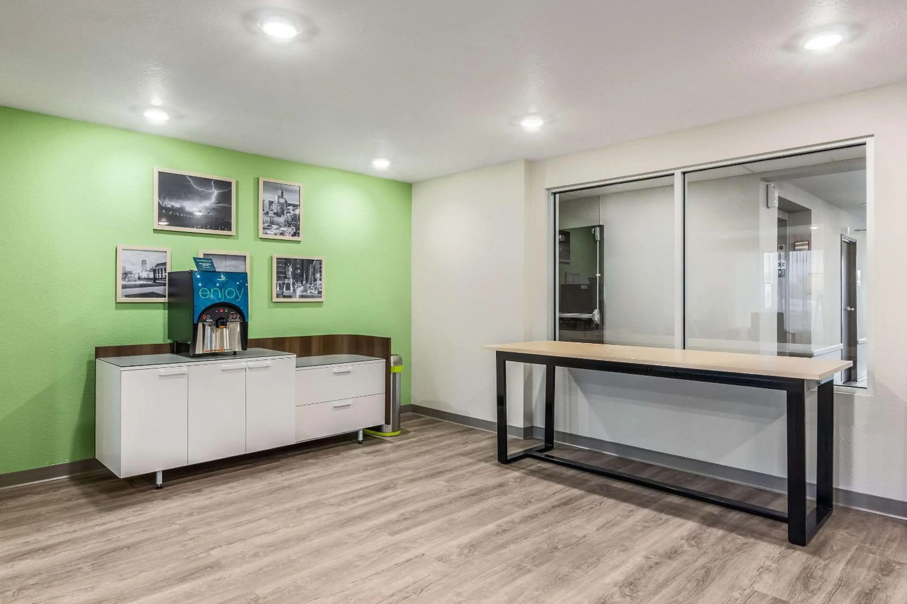 Lobby or reception in WoodSpring Suites Indianapolis Castleton