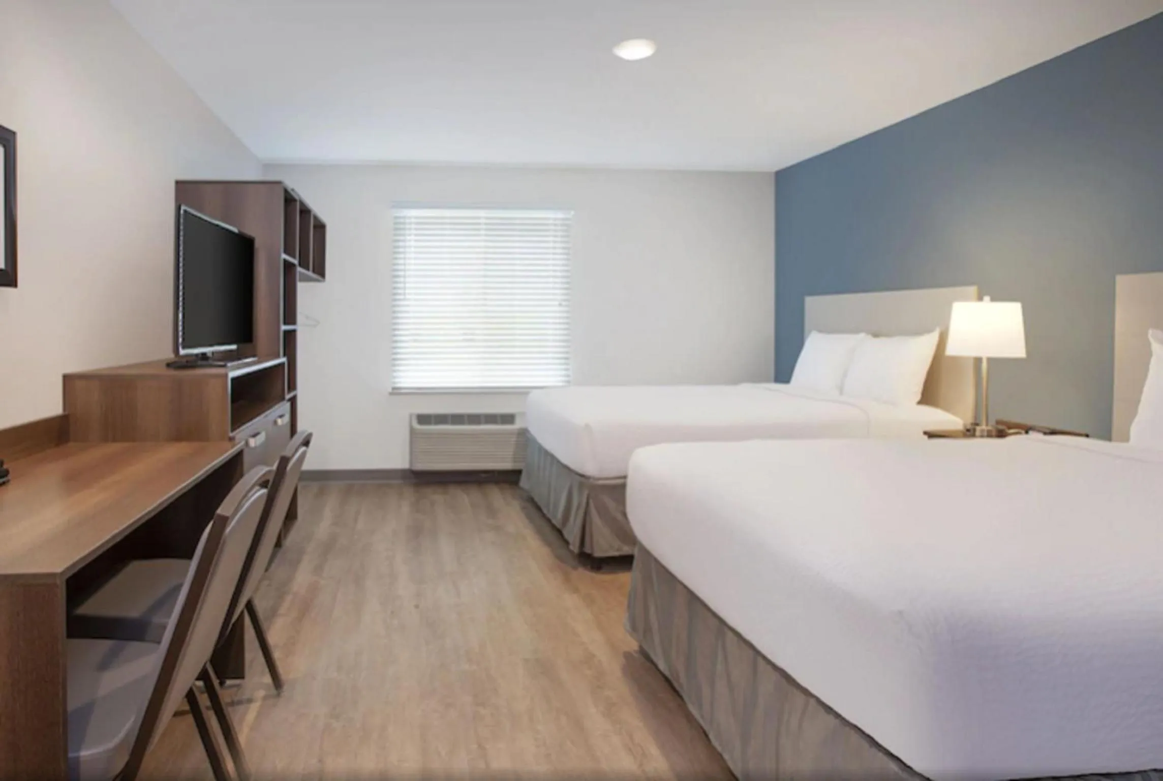 Bedroom, Bed in Woodspring Suites Atlanta Stockbridge