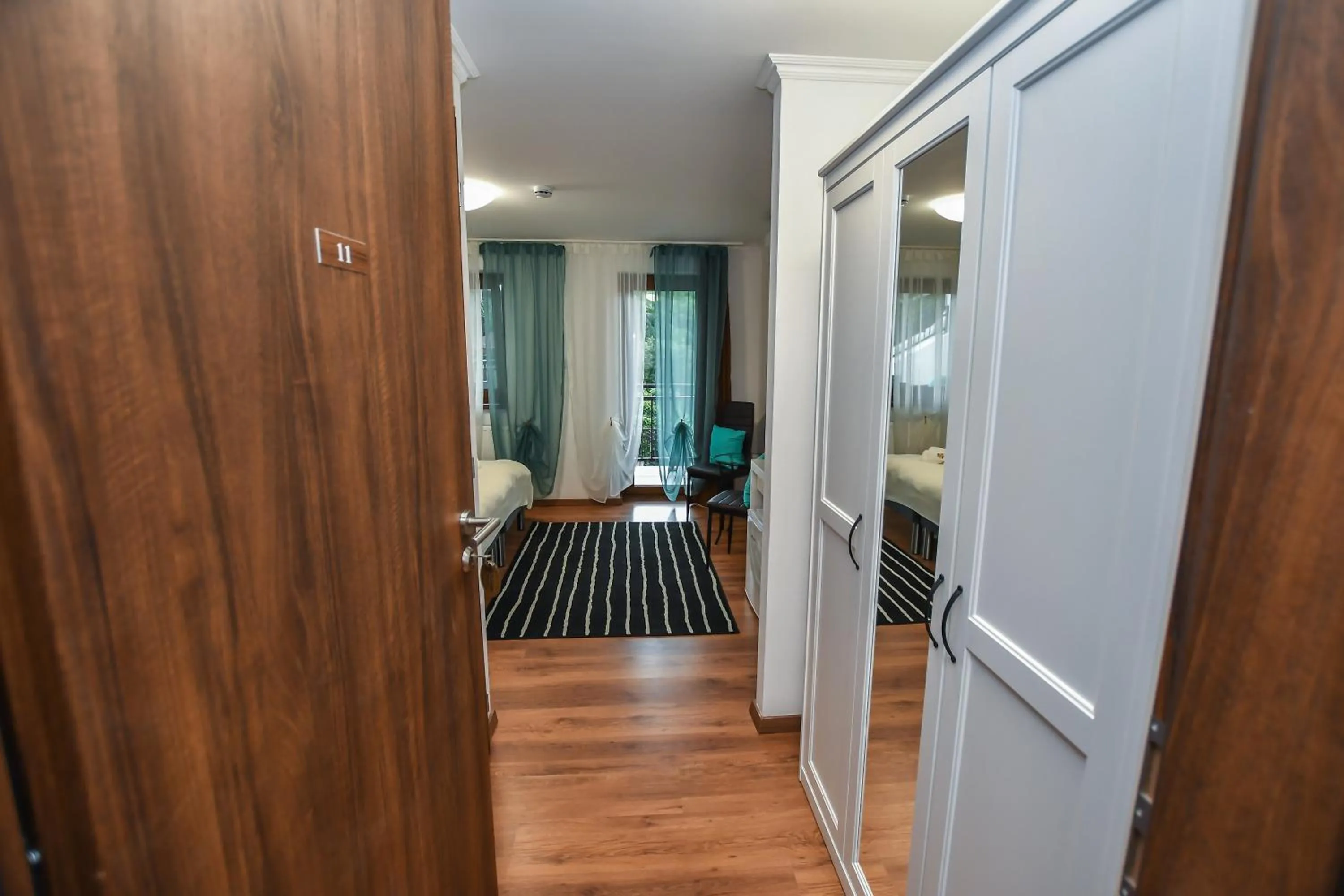 Photo of the whole room in É-Vaskó Panzió Borpince