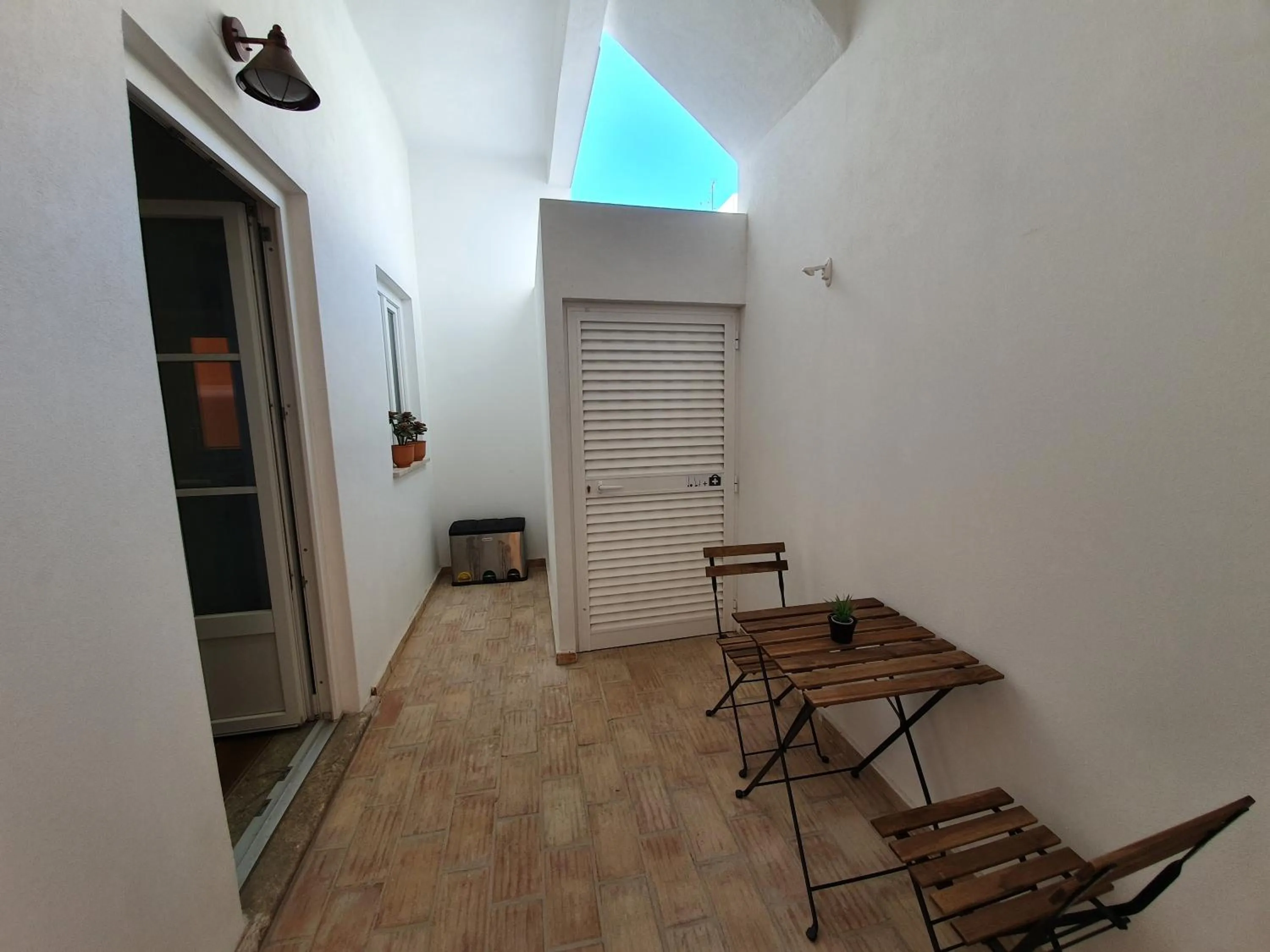 Patio in Inn Faro - Casa Amarela - Guest House
