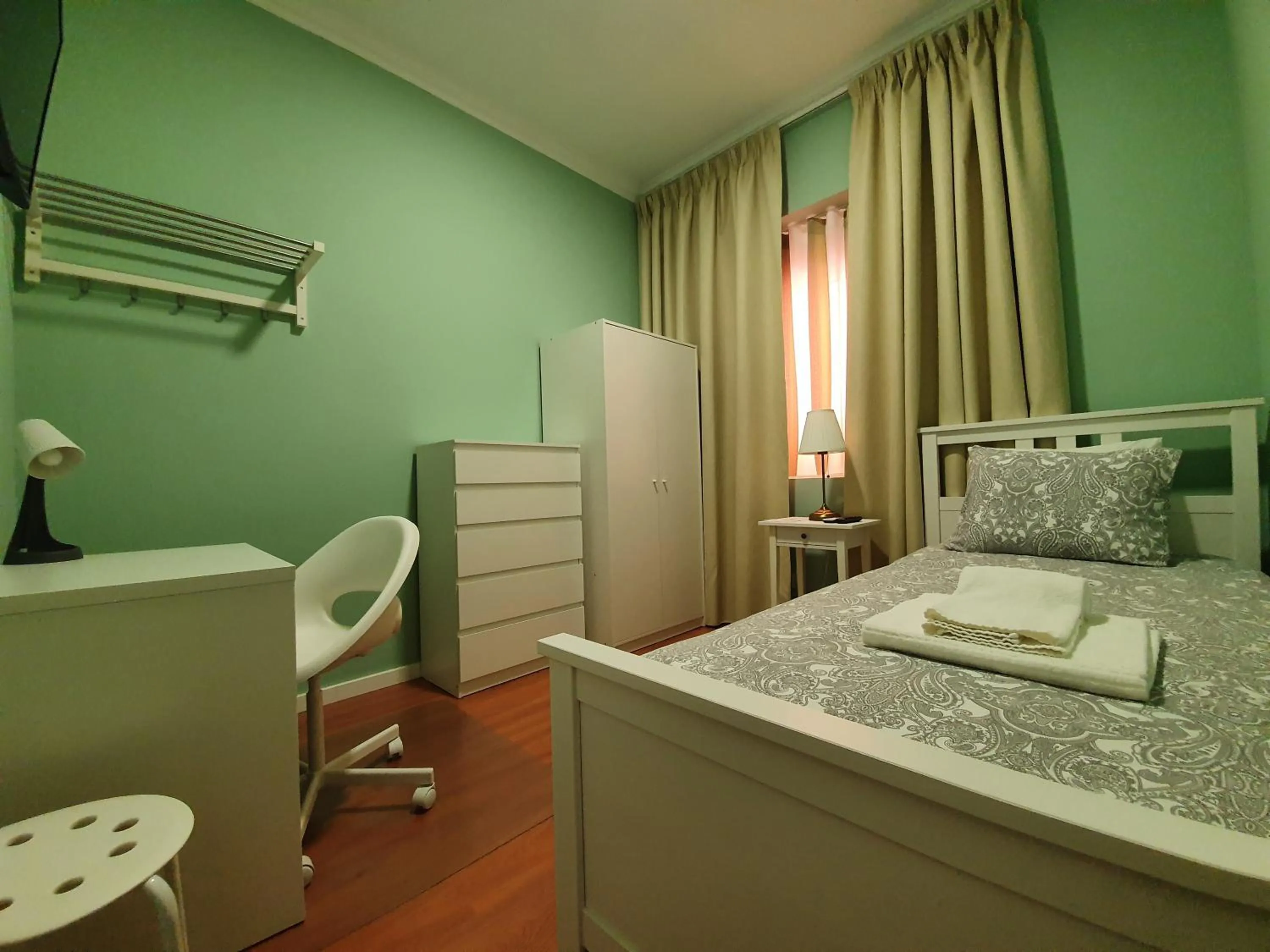 Bed in Inn Faro - Casa Amarela - Guest House