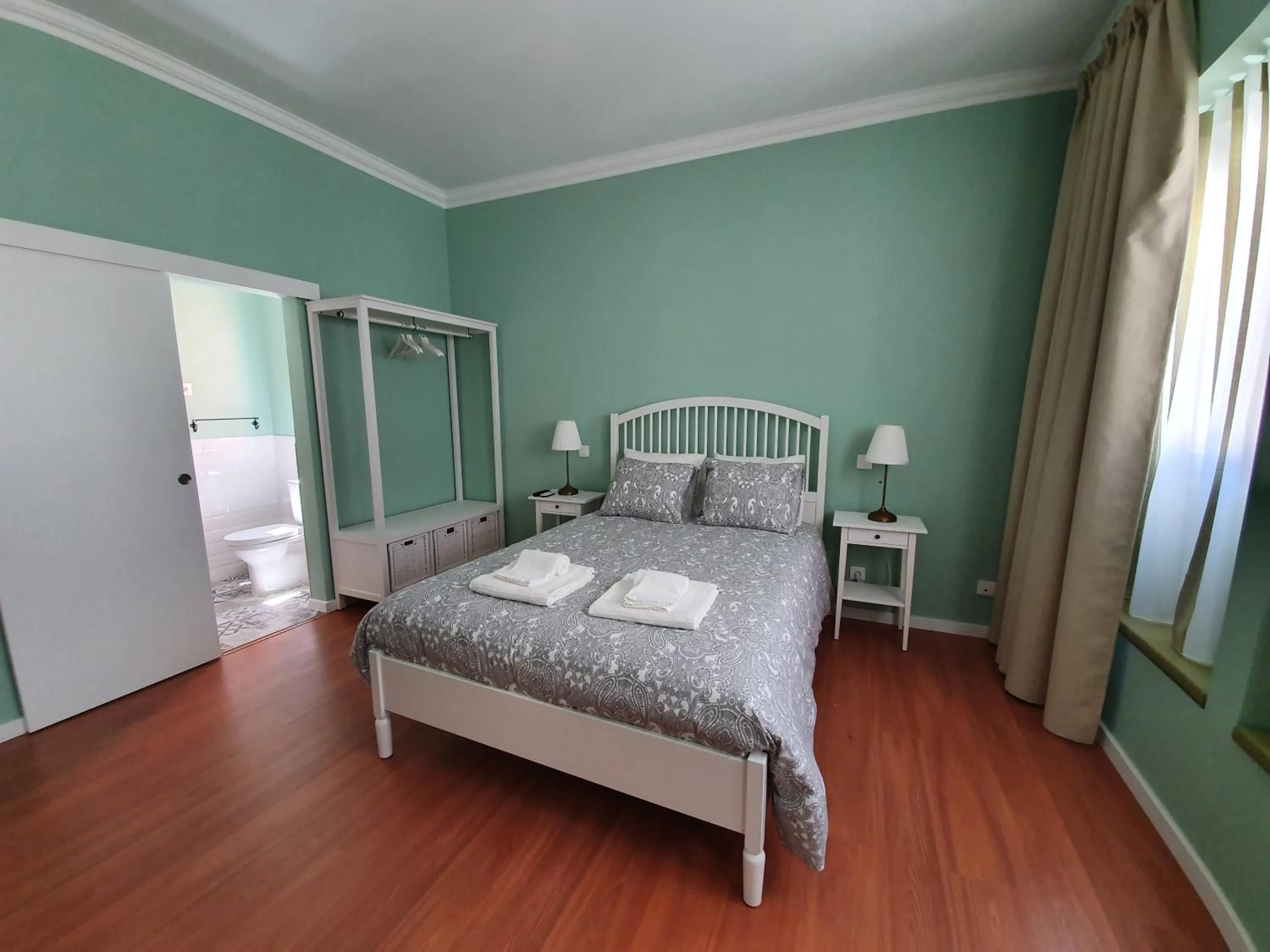 Bed in Inn Faro - Casa Amarela - Guest House