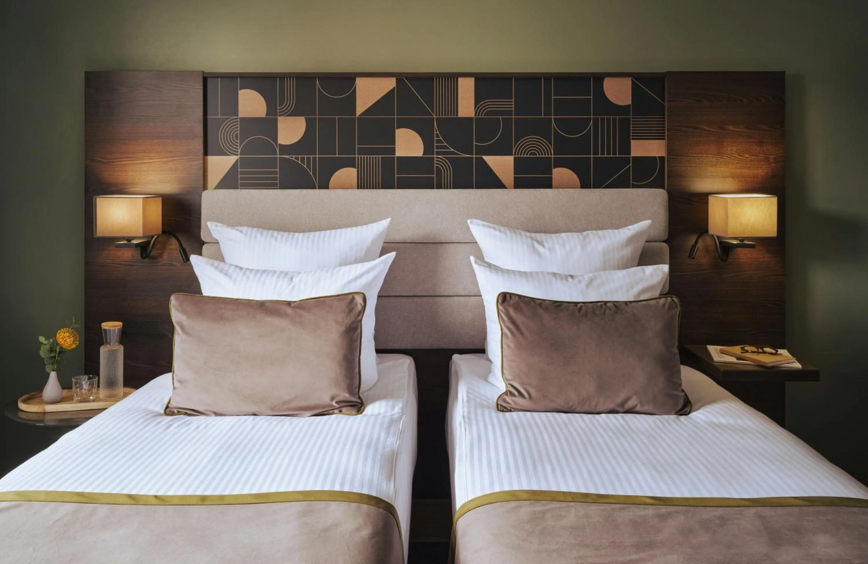 Photo of the whole room, Bed in Hotel Mannheimer Hof - Leonardo Limited Edition