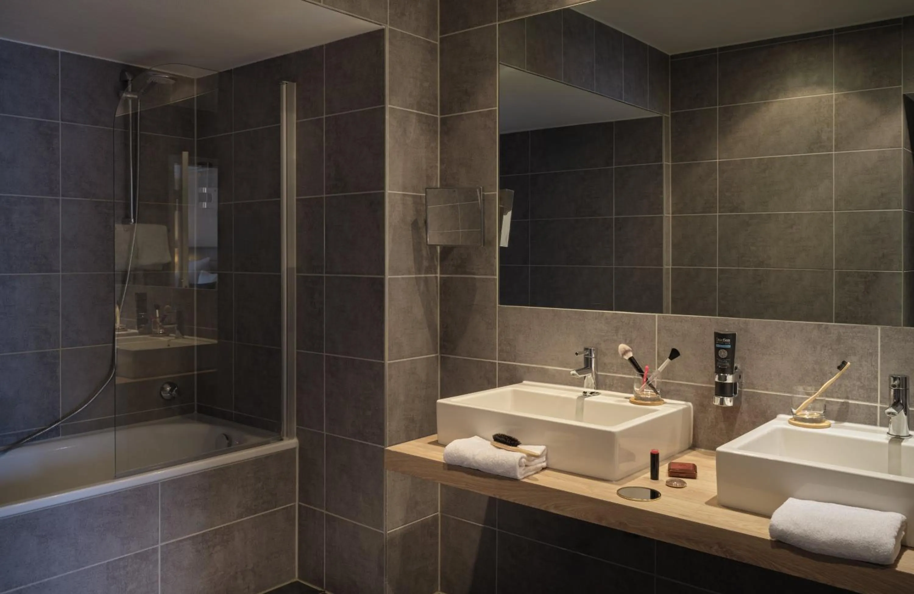 Bathroom in Hotel Mannheimer Hof - Leonardo Limited Edition